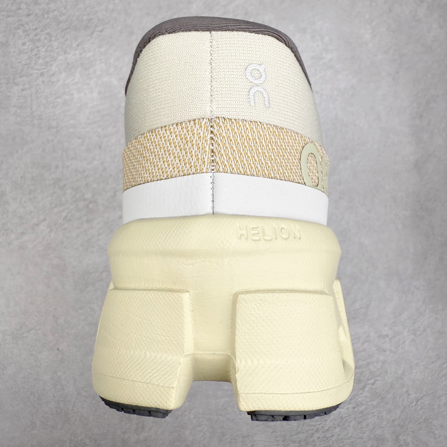 图片[8]-＃DT On昂跑 Cloudmonster 2 舒适百搭低帮训练跑步鞋 此运动品牌 开创于2010年 缓震着陆、强效回弹、轻柔质感的设计构思始终是ON研制关键 与此同时基于“为全球提供革新性的跑步感受”信念 陆续推出了多款跑鞋及其以专业运动人体跑步工程学为设计关键的功能性跑步服饰设备 让跑者不费力气地畅快畅跑 尺码：36 36.5 37.5 38 38.5 39 40 40.5 41 42 42.5 43 44 44.5 45-选品中心