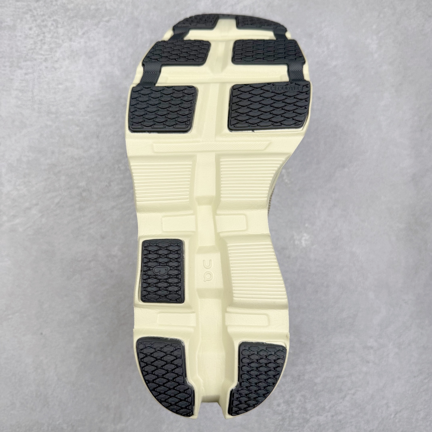 图片[9]-＃DT On昂跑 Cloudmonster 2 舒适百搭低帮训练跑步鞋 此运动品牌 开创于2010年 缓震着陆、强效回弹、轻柔质感的设计构思始终是ON研制关键 与此同时基于“为全球提供革新性的跑步感受”信念 陆续推出了多款跑鞋及其以专业运动人体跑步工程学为设计关键的功能性跑步服饰设备 让跑者不费力气地畅快畅跑 尺码：36 36.5 37.5 38 38.5 39 40 40.5 41 42 42.5 43 44 44.5 45-选品中心