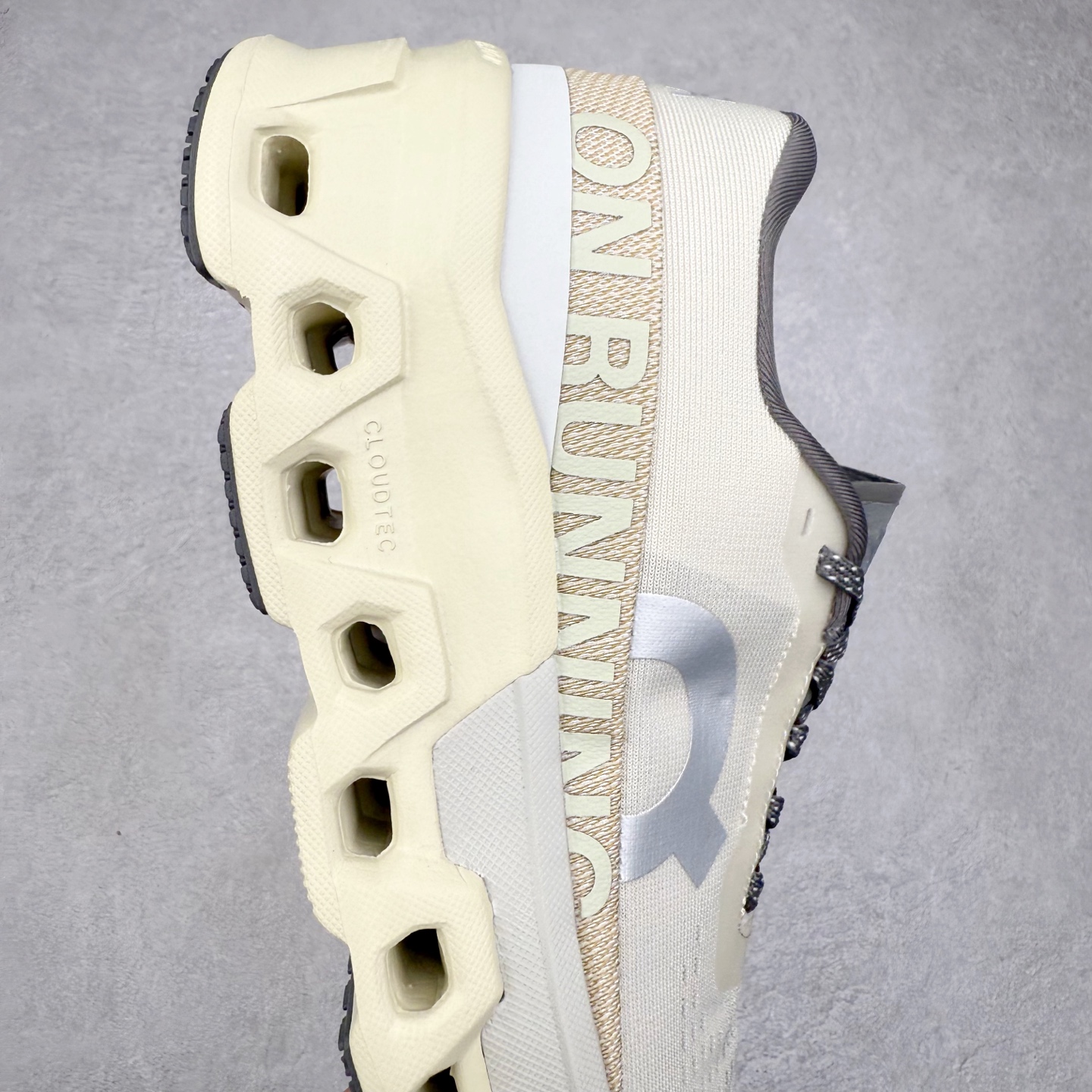 图片[6]-＃DT On昂跑 Cloudmonster 2 舒适百搭低帮训练跑步鞋 此运动品牌 开创于2010年 缓震着陆、强效回弹、轻柔质感的设计构思始终是ON研制关键 与此同时基于“为全球提供革新性的跑步感受”信念 陆续推出了多款跑鞋及其以专业运动人体跑步工程学为设计关键的功能性跑步服饰设备 让跑者不费力气地畅快畅跑 尺码：36 36.5 37.5 38 38.5 39 40 40.5 41 42 42.5 43 44 44.5 45-选品中心