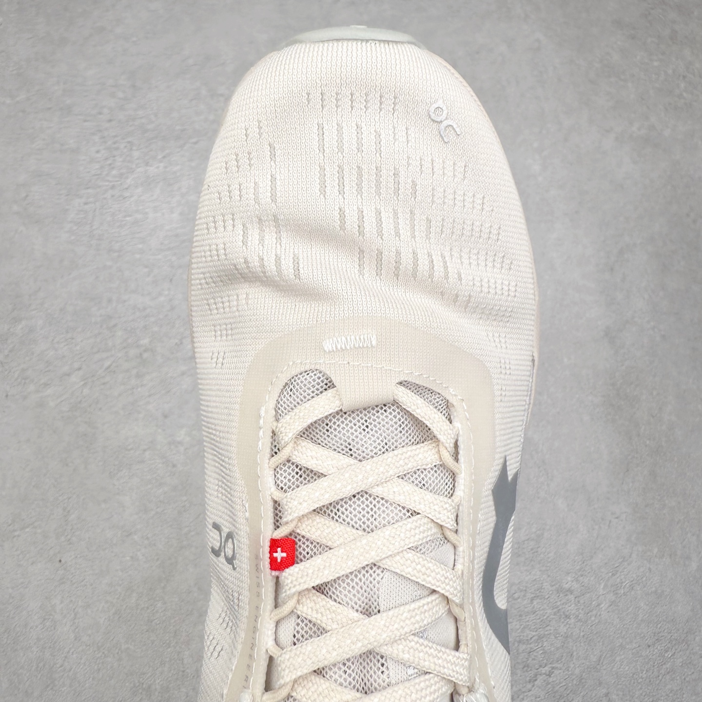 图片[4]-＃DT On昂跑 Cloudmonster 2 舒适百搭低帮训练跑步鞋 此运动品牌 开创于2010年 缓震着陆、强效回弹、轻柔质感的设计构思始终是ON研制关键 与此同时基于“为全球提供革新性的跑步感受”信念 陆续推出了多款跑鞋及其以专业运动人体跑步工程学为设计关键的功能性跑步服饰设备 让跑者不费力气地畅快畅跑 尺码：36 36.5 37.5 38 38.5 39 40 40.5 41 42 42.5 43 44 44.5 45-选品中心