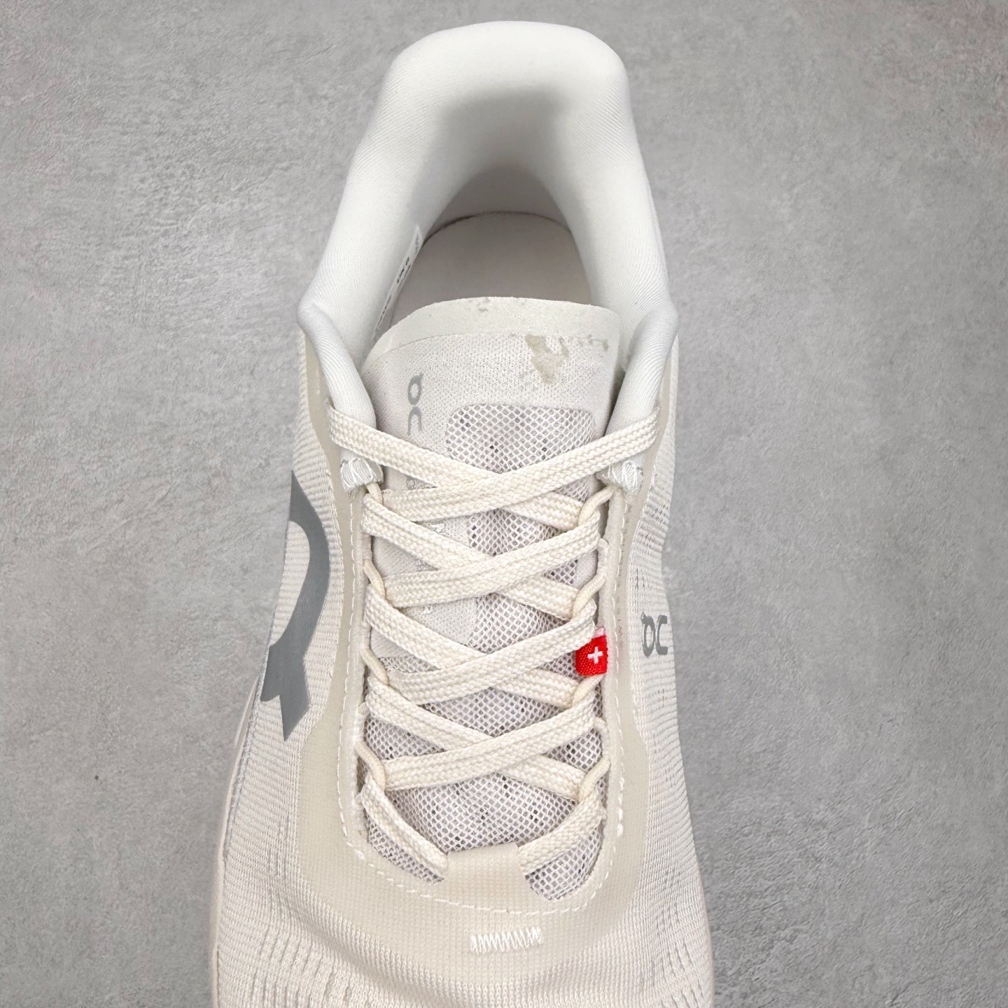 图片[5]-＃DT On昂跑 Cloudmonster 2 舒适百搭低帮训练跑步鞋 此运动品牌 开创于2010年 缓震着陆、强效回弹、轻柔质感的设计构思始终是ON研制关键 与此同时基于“为全球提供革新性的跑步感受”信念 陆续推出了多款跑鞋及其以专业运动人体跑步工程学为设计关键的功能性跑步服饰设备 让跑者不费力气地畅快畅跑 尺码：36 36.5 37.5 38 38.5 39 40 40.5 41 42 42.5 43 44 44.5 45-选品中心