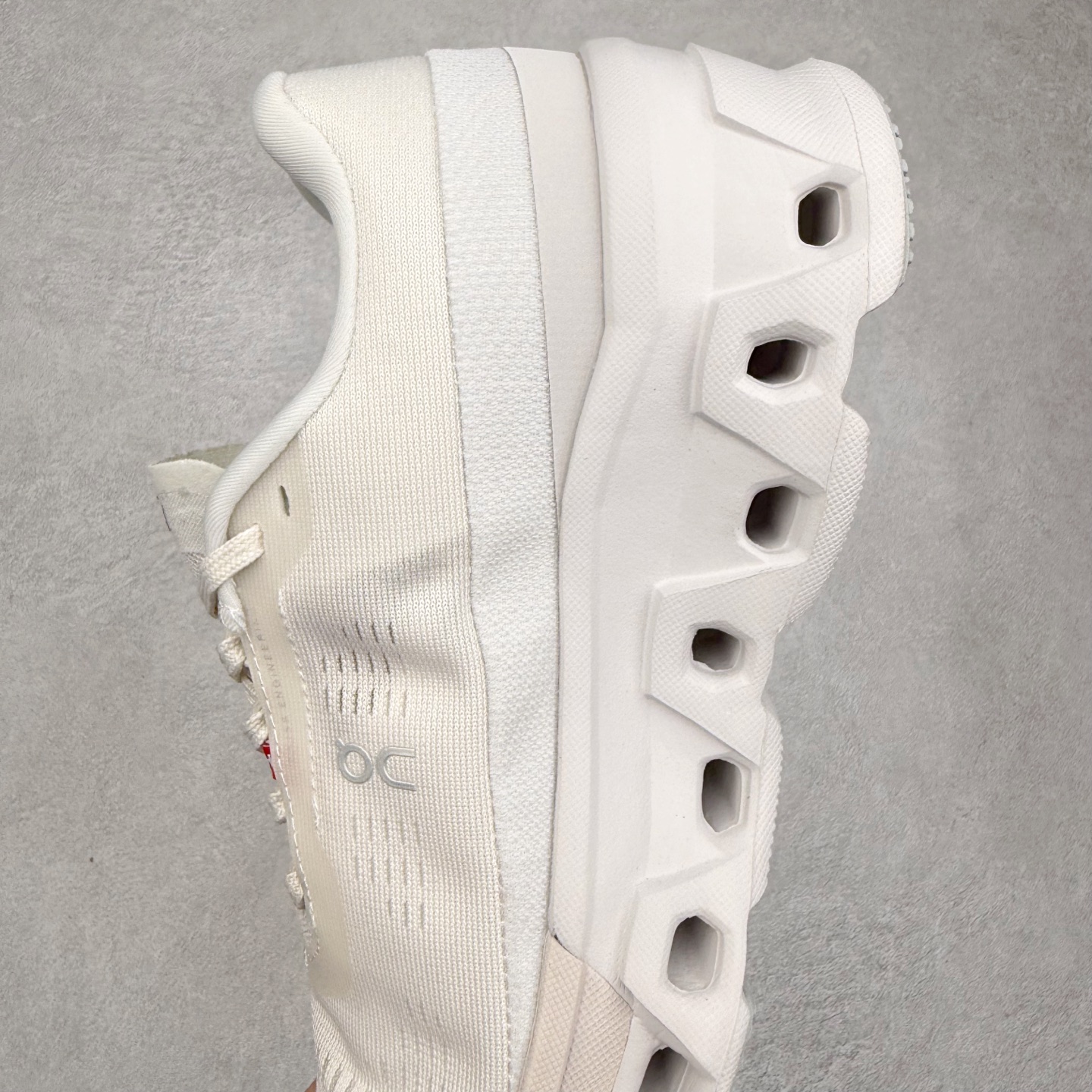 图片[7]-＃DT On昂跑 Cloudmonster 2 舒适百搭低帮训练跑步鞋 此运动品牌 开创于2010年 缓震着陆、强效回弹、轻柔质感的设计构思始终是ON研制关键 与此同时基于“为全球提供革新性的跑步感受”信念 陆续推出了多款跑鞋及其以专业运动人体跑步工程学为设计关键的功能性跑步服饰设备 让跑者不费力气地畅快畅跑 尺码：36 36.5 37.5 38 38.5 39 40 40.5 41 42 42.5 43 44 44.5 45-选品中心