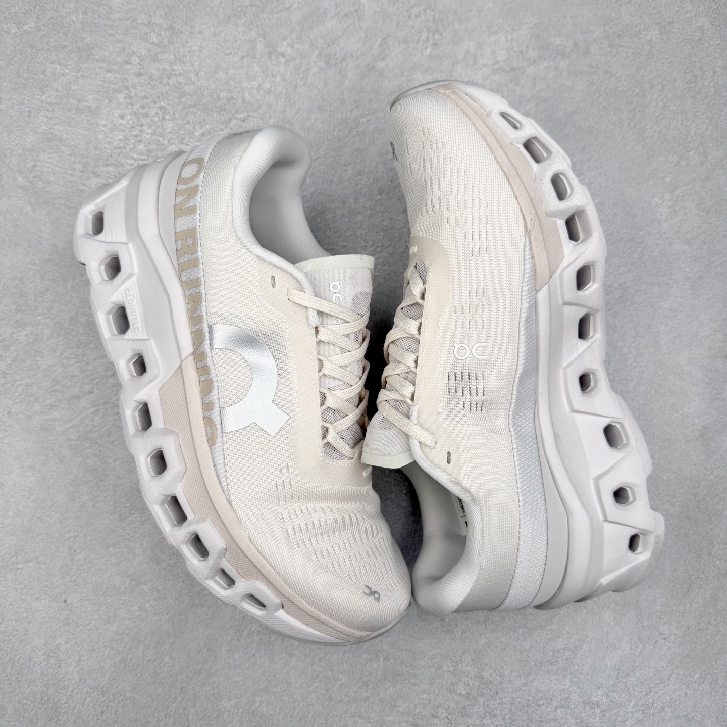 图片[3]-＃DT On昂跑 Cloudmonster 2 舒适百搭低帮训练跑步鞋 此运动品牌 开创于2010年 缓震着陆、强效回弹、轻柔质感的设计构思始终是ON研制关键 与此同时基于“为全球提供革新性的跑步感受”信念 陆续推出了多款跑鞋及其以专业运动人体跑步工程学为设计关键的功能性跑步服饰设备 让跑者不费力气地畅快畅跑 尺码：36 36.5 37.5 38 38.5 39 40 40.5 41 42 42.5 43 44 44.5 45-选品中心