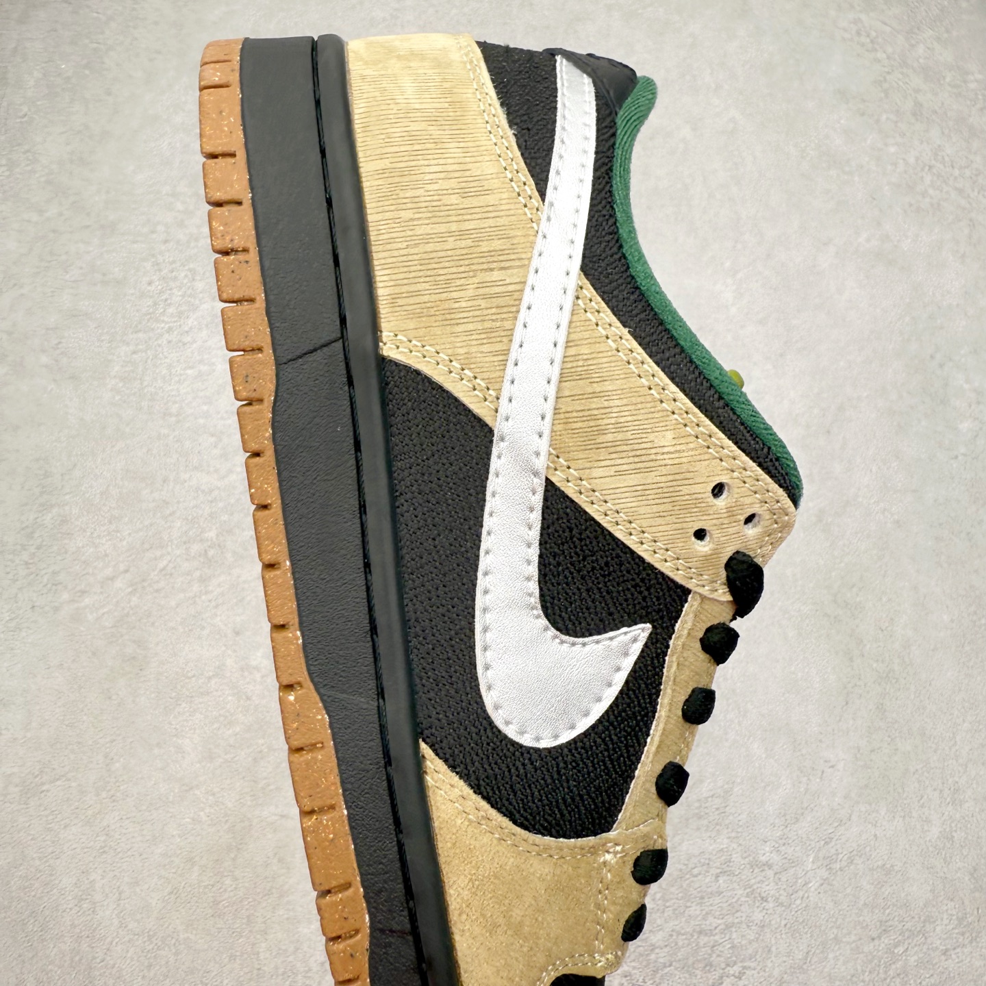 图片[6]-＃F版 NK SB Dunk Low FQ7585-200 极限压缩利润空间 超乎所想的高性价比 用料绝不含糊 原盒原配 正确耐磨橡胶大底 超高清洁度 全鞋零毛边皮料切割 全套原楦原模倾力打造完美版型 尺码：36 36.5 37.5 38 38.5 39 40 40.5 41 42 42.5 43 44 44.5 45 46 47.5-选品中心