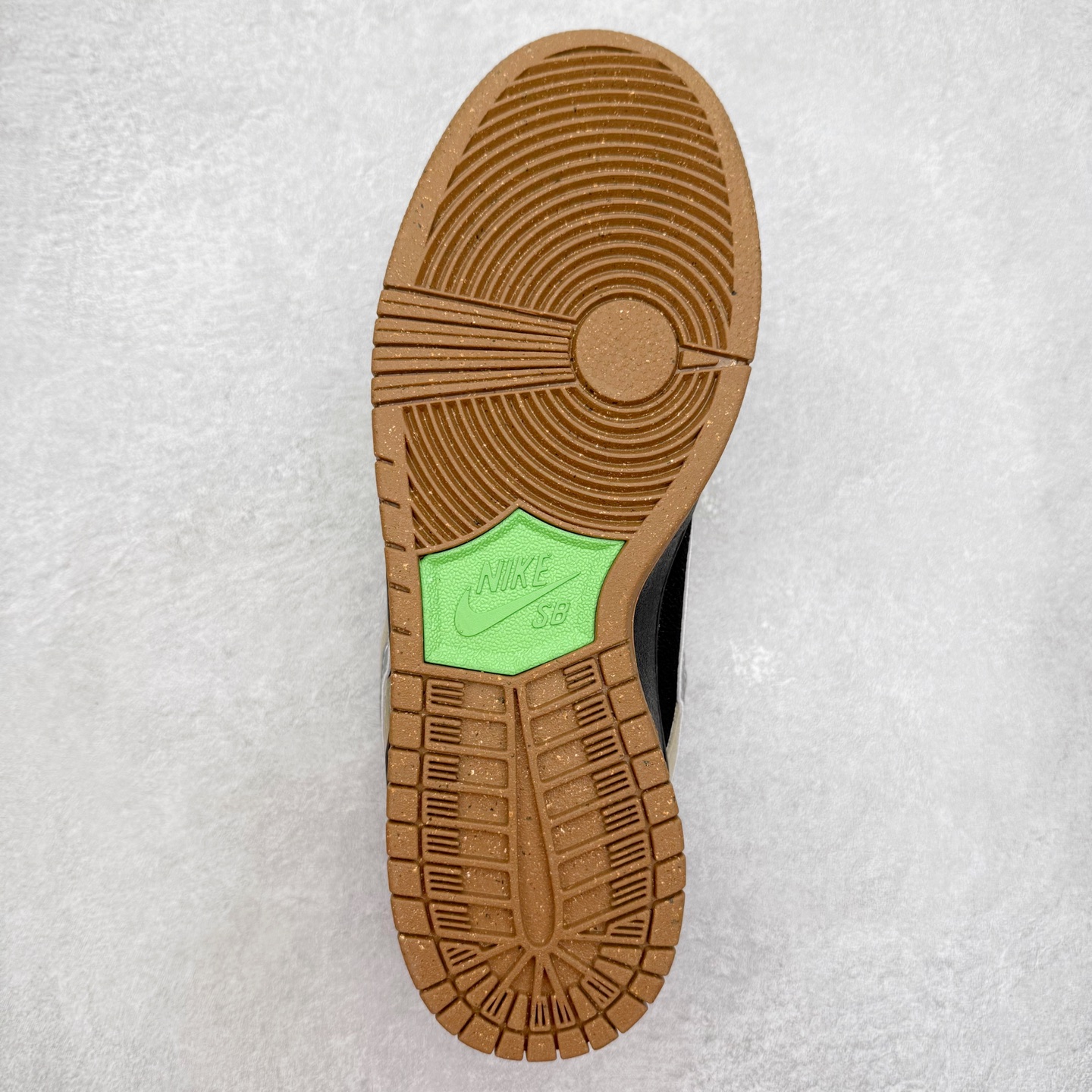 图片[9]-＃F版 NK SB Dunk Low FQ7585-200 极限压缩利润空间 超乎所想的高性价比 用料绝不含糊 原盒原配 正确耐磨橡胶大底 超高清洁度 全鞋零毛边皮料切割 全套原楦原模倾力打造完美版型 尺码：36 36.5 37.5 38 38.5 39 40 40.5 41 42 42.5 43 44 44.5 45 46 47.5-选品中心