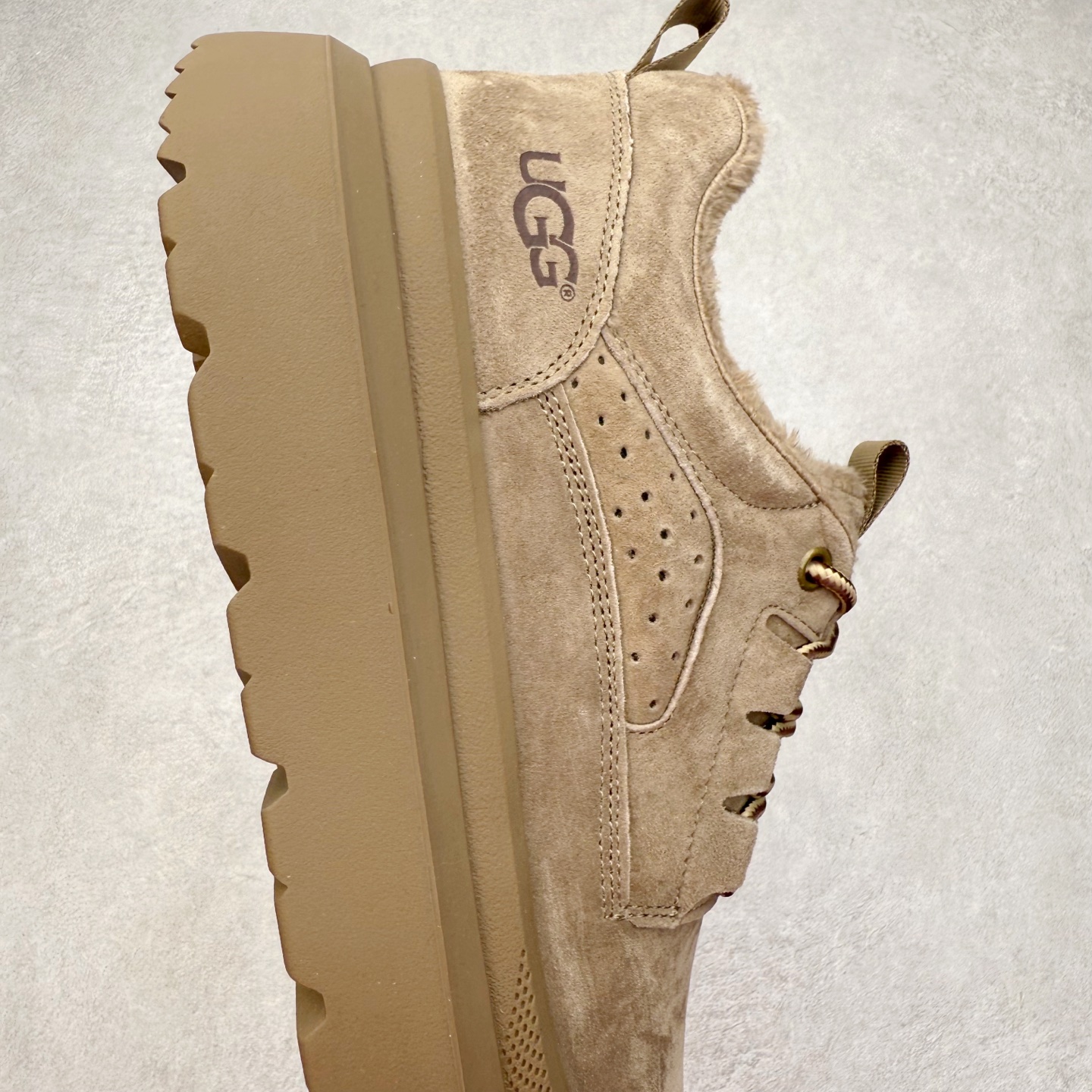 图片[6]-UGG Tasman Weather Hybrid 塔斯曼混合系列轻量休闲鞋 UGG秋冬新品（毛绒一体内里🔥保暖锁热）秋冬必备 户外男士休闲鞋雪地靴系列 广东大厂品质 秋冬新款 时尚潮流搭配 面料釆用意大利进口磨砂牛皮 全鞋真牛皮材料 大底到五金都是代工厂原材料制作 好货不杀猪 首单质量严格把控 全套官网统一包装 今年冬季防寒户外专用产品 日常随意搭配 型男必备 尺码：39-44-选品中心