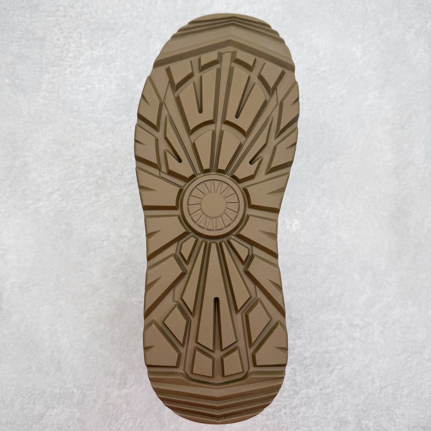 图片[9]-UGG Tasman Weather Hybrid 塔斯曼混合系列轻量休闲鞋 UGG秋冬新品（毛绒一体内里🔥保暖锁热）秋冬必备 户外男士休闲鞋雪地靴系列 广东大厂品质 秋冬新款 时尚潮流搭配 面料釆用意大利进口磨砂牛皮 全鞋真牛皮材料 大底到五金都是代工厂原材料制作 好货不杀猪 首单质量严格把控 全套官网统一包装 今年冬季防寒户外专用产品 日常随意搭配 型男必备 尺码：39-44-选品中心