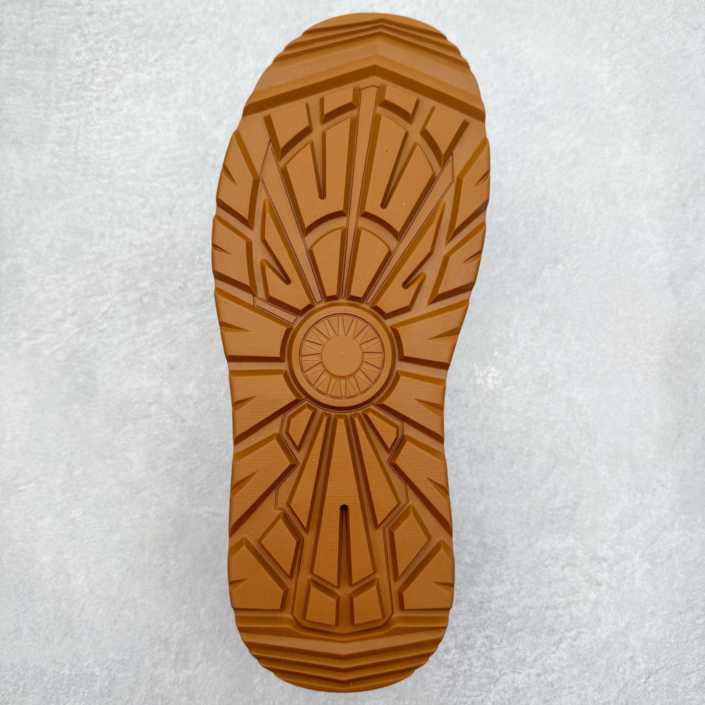 图片[9]-UGG Tasman Weather Hybrid 塔斯曼混合系列轻量休闲鞋 UGG秋冬新品（毛绒一体内里🔥保暖锁热）秋冬必备 户外男士休闲鞋雪地靴系列 广东大厂品质 秋冬新款 时尚潮流搭配 面料釆用意大利进口磨砂牛皮 全鞋真牛皮材料 大底到五金都是代工厂原材料制作 好货不杀猪 首单质量严格把控 全套官网统一包装 今年冬季防寒户外专用产品 日常随意搭配 型男必备 尺码：39-44-选品中心