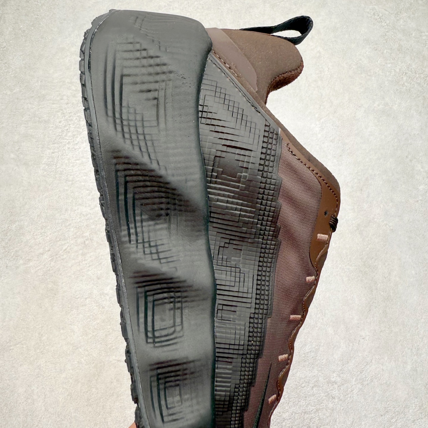 图片[6]-HYEIN SEO x NK Ava Rover 百搭舒适耐磨低帮跑步鞋 男女同款 流线型轮廓，通过轻薄物料鞋面结合 TPU 网格状支撑示人，增厚的中底材质选用 ReactX 加持，华夫外底收尾。鞋垫与后跟鞋提，克制点缀 Hyein Seo 字样。鞋垫与鞋提则采用菱形格纹的变化元素呈现。实拍调校N版已经零色差零失真 百分百还原实物色彩所见即所得 不存在货不对板色差等低级问题 选购参考实物拍摄 不混卖不参货 只用心做好货严格选品 承诺混一赔十 尺码：36 36.5 37.5 38 38.5 39 40 40.5 41 42 42.5 43 44 44.5 45-选品中心