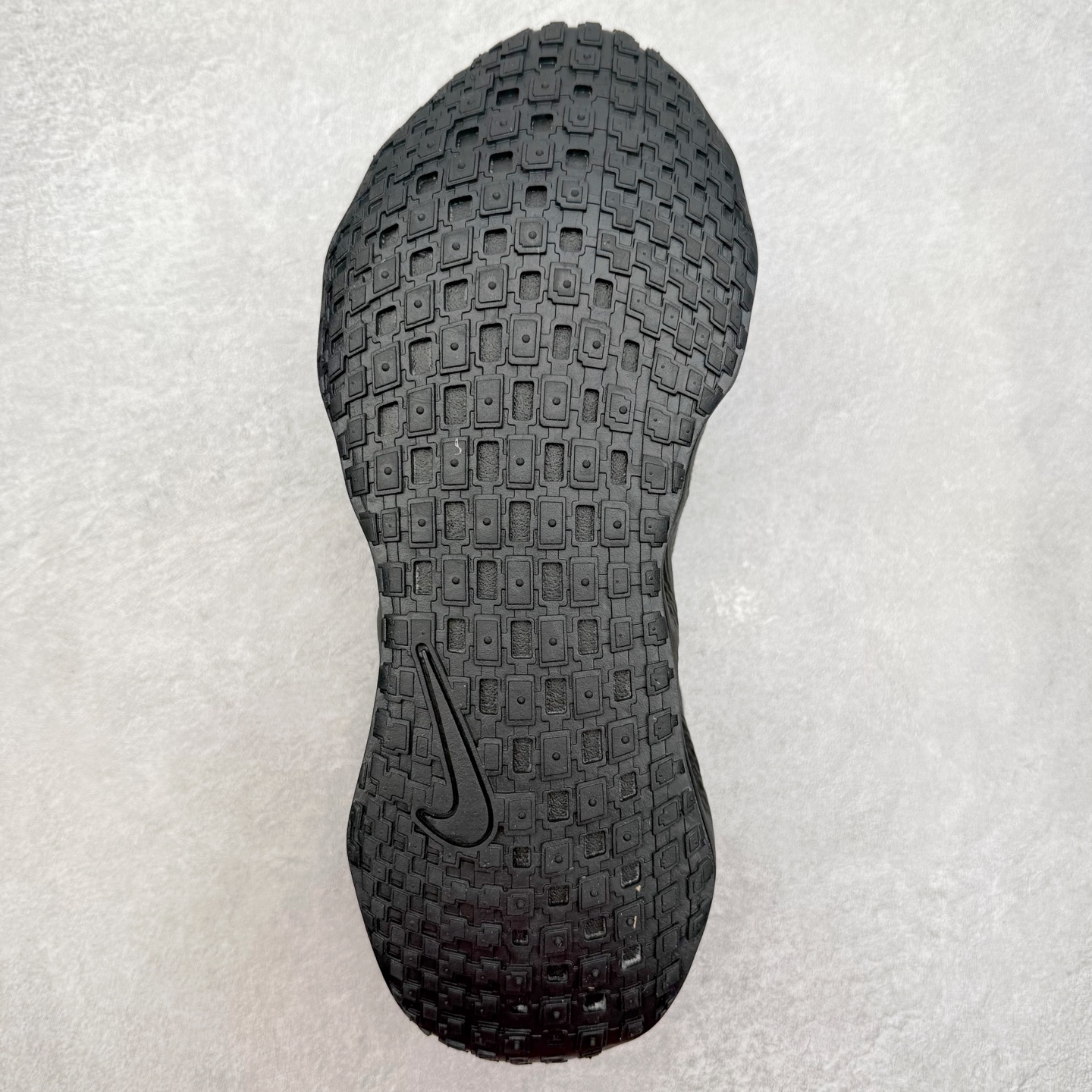 图片[9]-HYEIN SEO x NK Ava Rover 百搭舒适耐磨低帮跑步鞋 男女同款 流线型轮廓，通过轻薄物料鞋面结合 TPU 网格状支撑示人，增厚的中底材质选用 ReactX 加持，华夫外底收尾。鞋垫与后跟鞋提，克制点缀 Hyein Seo 字样。鞋垫与鞋提则采用菱形格纹的变化元素呈现。实拍调校N版已经零色差零失真 百分百还原实物色彩所见即所得 不存在货不对板色差等低级问题 选购参考实物拍摄 不混卖不参货 只用心做好货严格选品 承诺混一赔十 尺码：36 36.5 37.5 38 38.5 39 40 40.5 41 42 42.5 43 44 44.5 45-选品中心