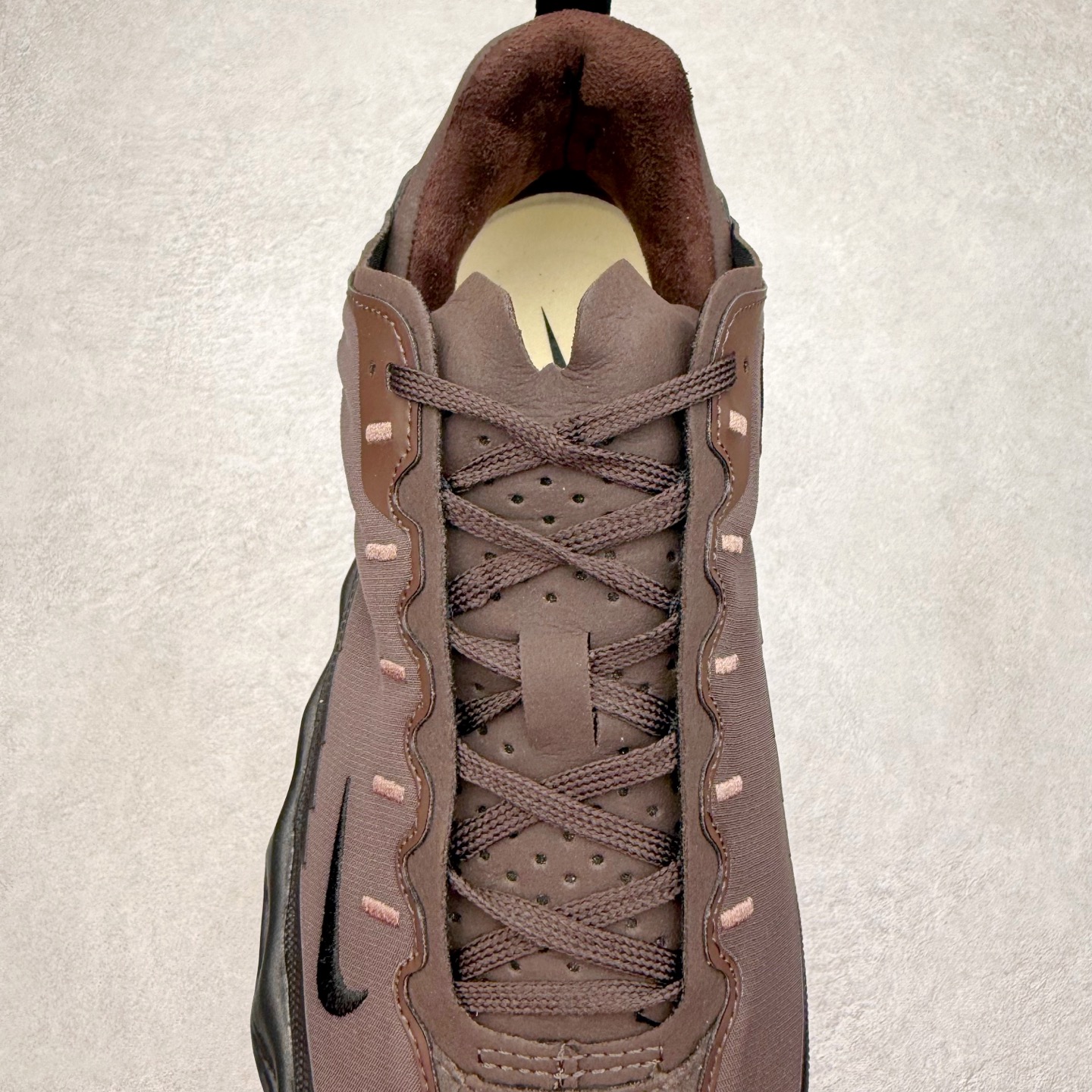 图片[5]-HYEIN SEO x NK Ava Rover 百搭舒适耐磨低帮跑步鞋 男女同款 流线型轮廓，通过轻薄物料鞋面结合 TPU 网格状支撑示人，增厚的中底材质选用 ReactX 加持，华夫外底收尾。鞋垫与后跟鞋提，克制点缀 Hyein Seo 字样。鞋垫与鞋提则采用菱形格纹的变化元素呈现。实拍调校N版已经零色差零失真 百分百还原实物色彩所见即所得 不存在货不对板色差等低级问题 选购参考实物拍摄 不混卖不参货 只用心做好货严格选品 承诺混一赔十 尺码：36 36.5 37.5 38 38.5 39 40 40.5 41 42 42.5 43 44 44.5 45-选品中心