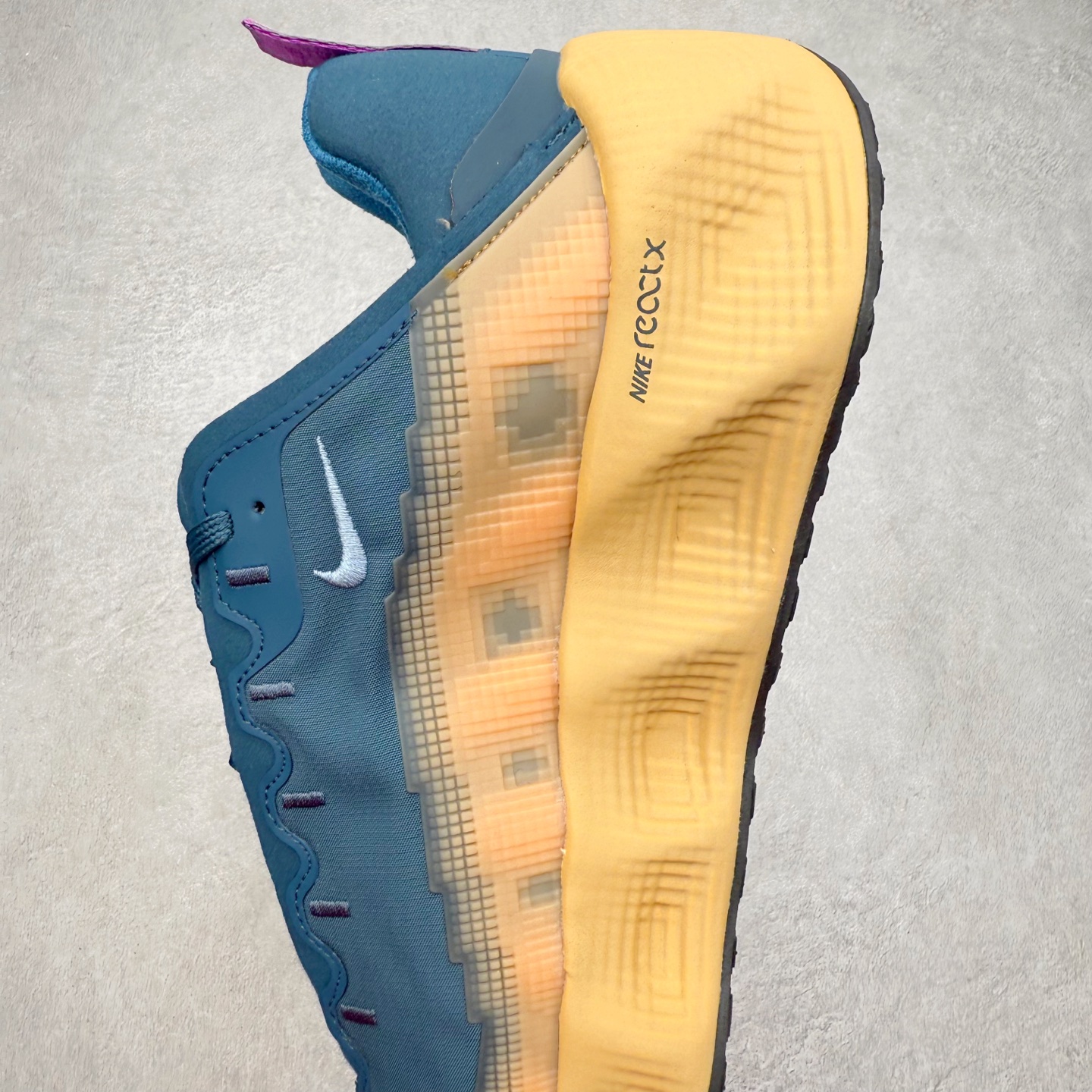 图片[7]-HYEIN SEO x NK Ava Rover 百搭舒适耐磨低帮跑步鞋 男女同款 流线型轮廓，通过轻薄物料鞋面结合 TPU 网格状支撑示人，增厚的中底材质选用 ReactX 加持，华夫外底收尾。鞋垫与后跟鞋提，克制点缀 Hyein Seo 字样。鞋垫与鞋提则采用菱形格纹的变化元素呈现。实拍调校N版已经零色差零失真 百分百还原实物色彩所见即所得 不存在货不对板色差等低级问题 选购参考实物拍摄 不混卖不参货 只用心做好货严格选品 承诺混一赔十 尺码：36 36.5 37.5 38 38.5 39 40 40.5 41 42 42.5 43 44 44.5 45-选品中心