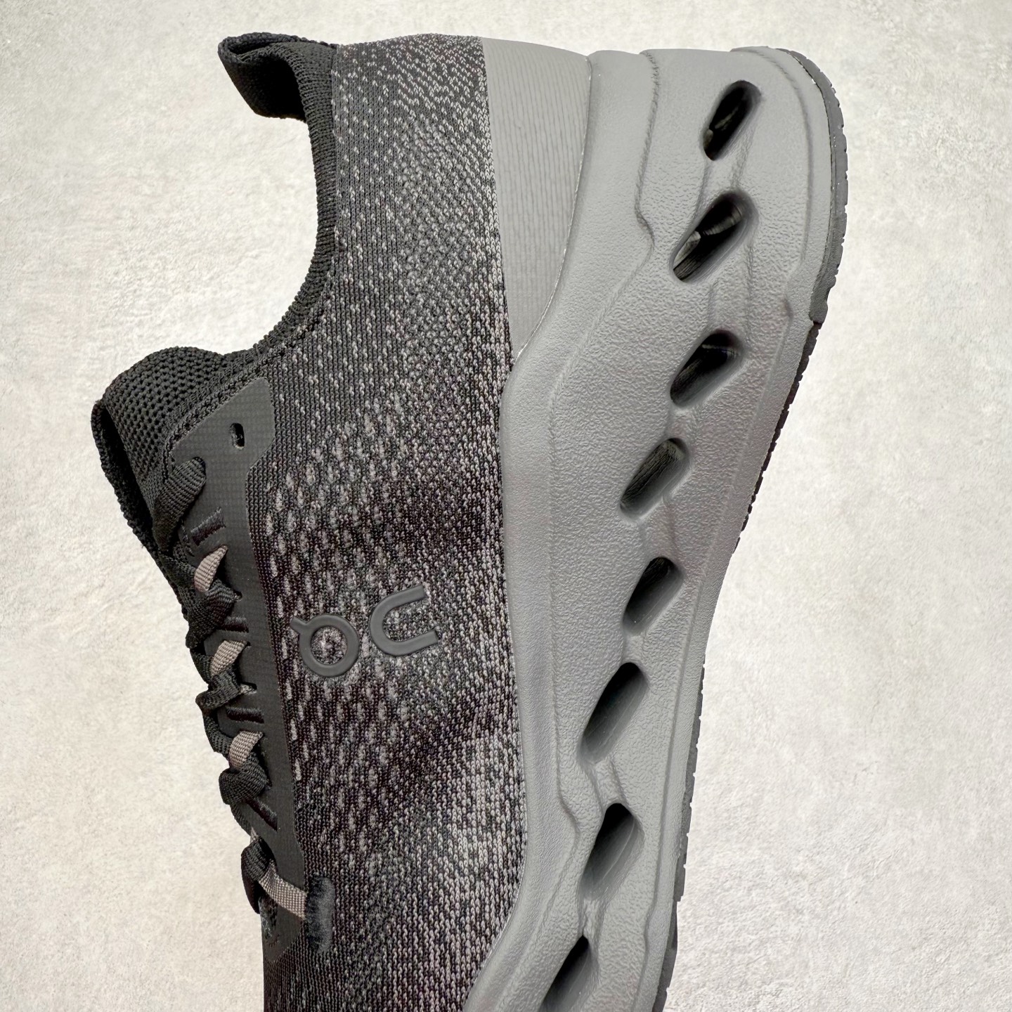 图片[7]-＃DT On昂跑 Cloudsurfer Max 舒适柔软 休闲跑步鞋 此运动品牌 开创于2010年 缓震着陆、强效回弹、轻柔质感的设计构思始终是ON研制关键 与此同时基于“为全球提供革新性的跑步感受”信念 陆续推出了多款跑鞋及其以专业运动人体跑步工程学为设计关键的功能性跑步服饰设备 让跑者不费力气地畅快畅跑 尺码：36 36.5 37.5 38 38.5 39 40 40.5 41 42 42.5 43 44 44.5 45-选品中心