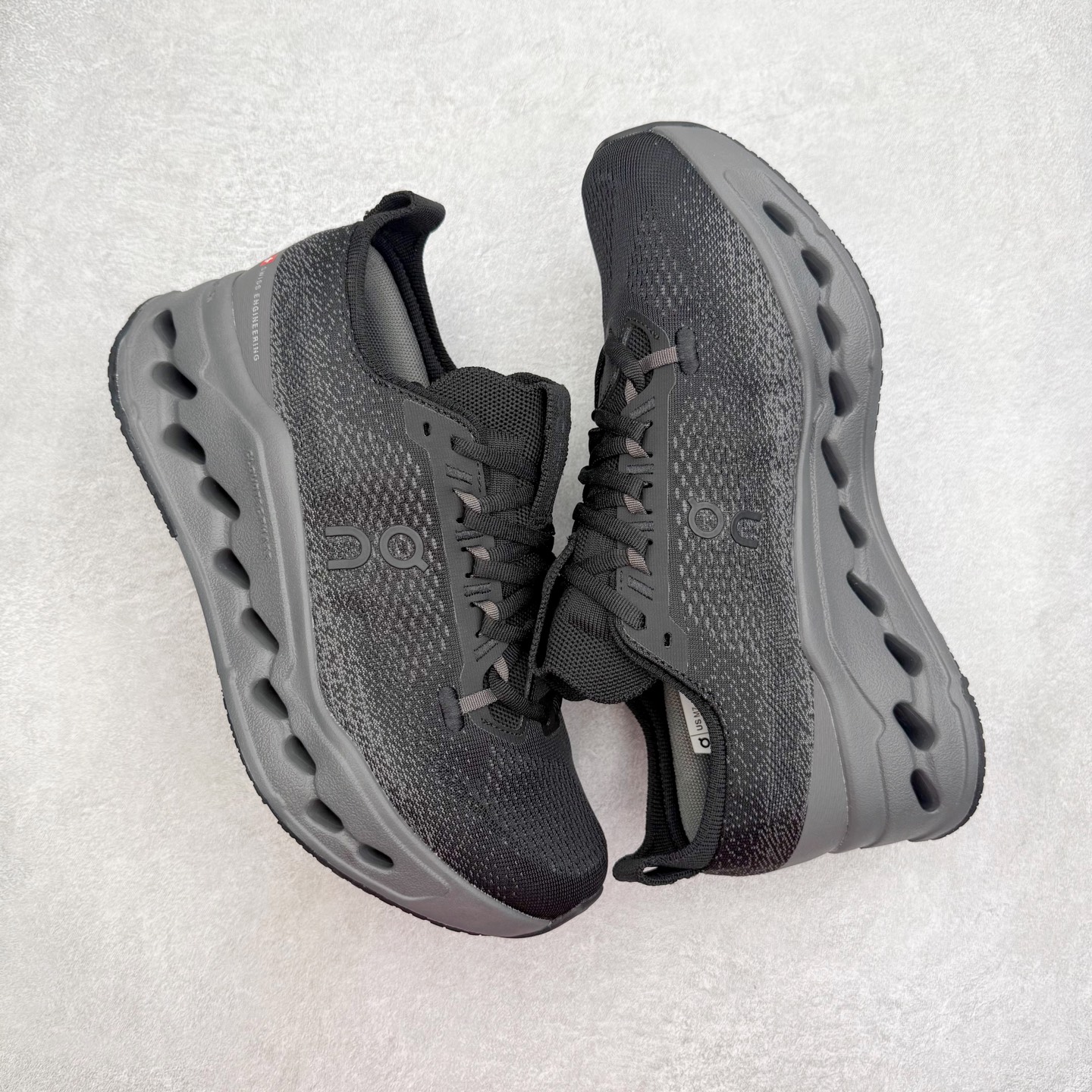 图片[3]-＃DT On昂跑 Cloudsurfer Max 舒适柔软 休闲跑步鞋 此运动品牌 开创于2010年 缓震着陆、强效回弹、轻柔质感的设计构思始终是ON研制关键 与此同时基于“为全球提供革新性的跑步感受”信念 陆续推出了多款跑鞋及其以专业运动人体跑步工程学为设计关键的功能性跑步服饰设备 让跑者不费力气地畅快畅跑 尺码：36 36.5 37.5 38 38.5 39 40 40.5 41 42 42.5 43 44 44.5 45-选品中心