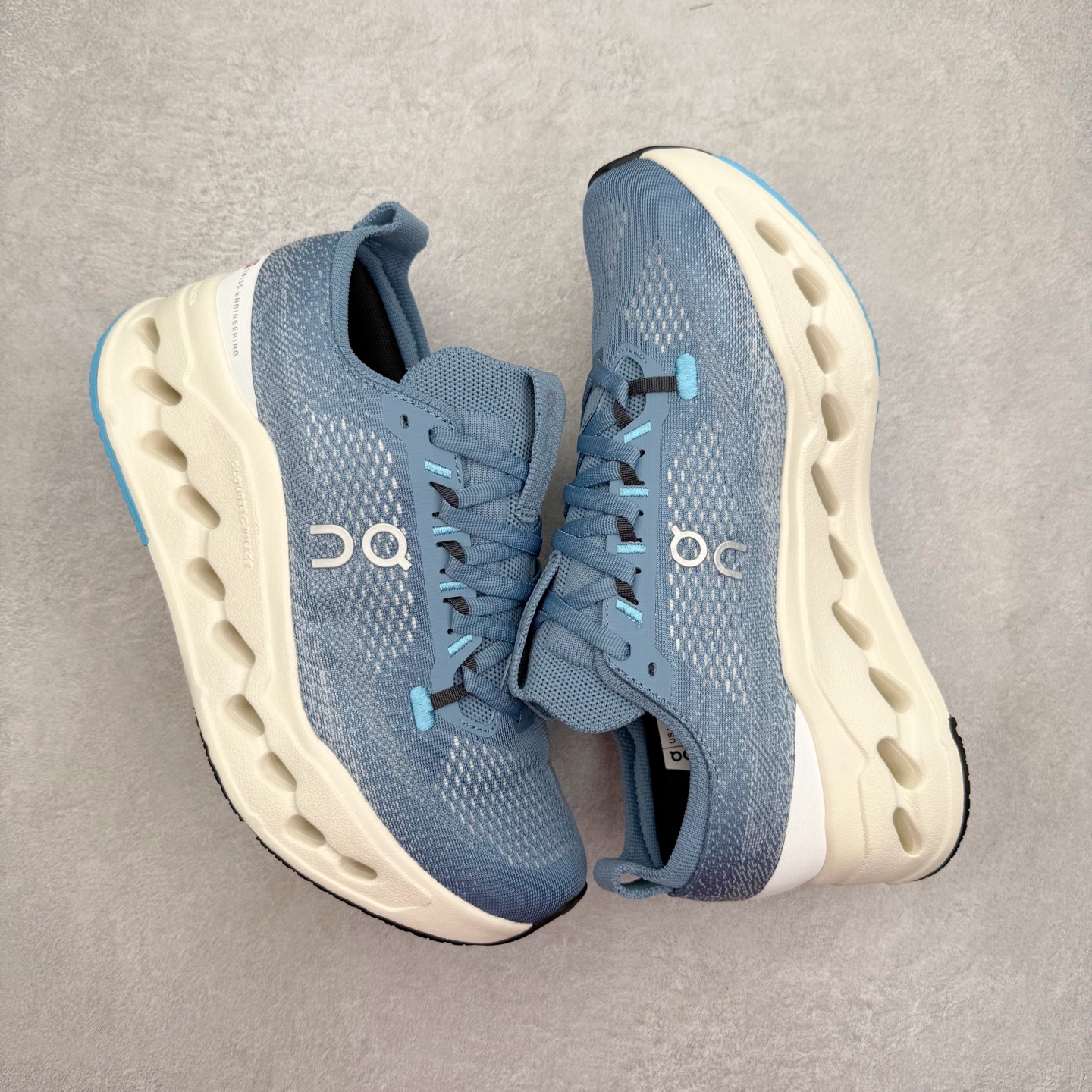 图片[3]-＃DT On昂跑 Cloudsurfer Max 舒适柔软 休闲跑步鞋 此运动品牌 开创于2010年 缓震着陆、强效回弹、轻柔质感的设计构思始终是ON研制关键 与此同时基于“为全球提供革新性的跑步感受”信念 陆续推出了多款跑鞋及其以专业运动人体跑步工程学为设计关键的功能性跑步服饰设备 让跑者不费力气地畅快畅跑 尺码：36 36.5 37.5 38 38.5 39 40 40.5 41 42 42.5 43 44 44.5 45-选品中心