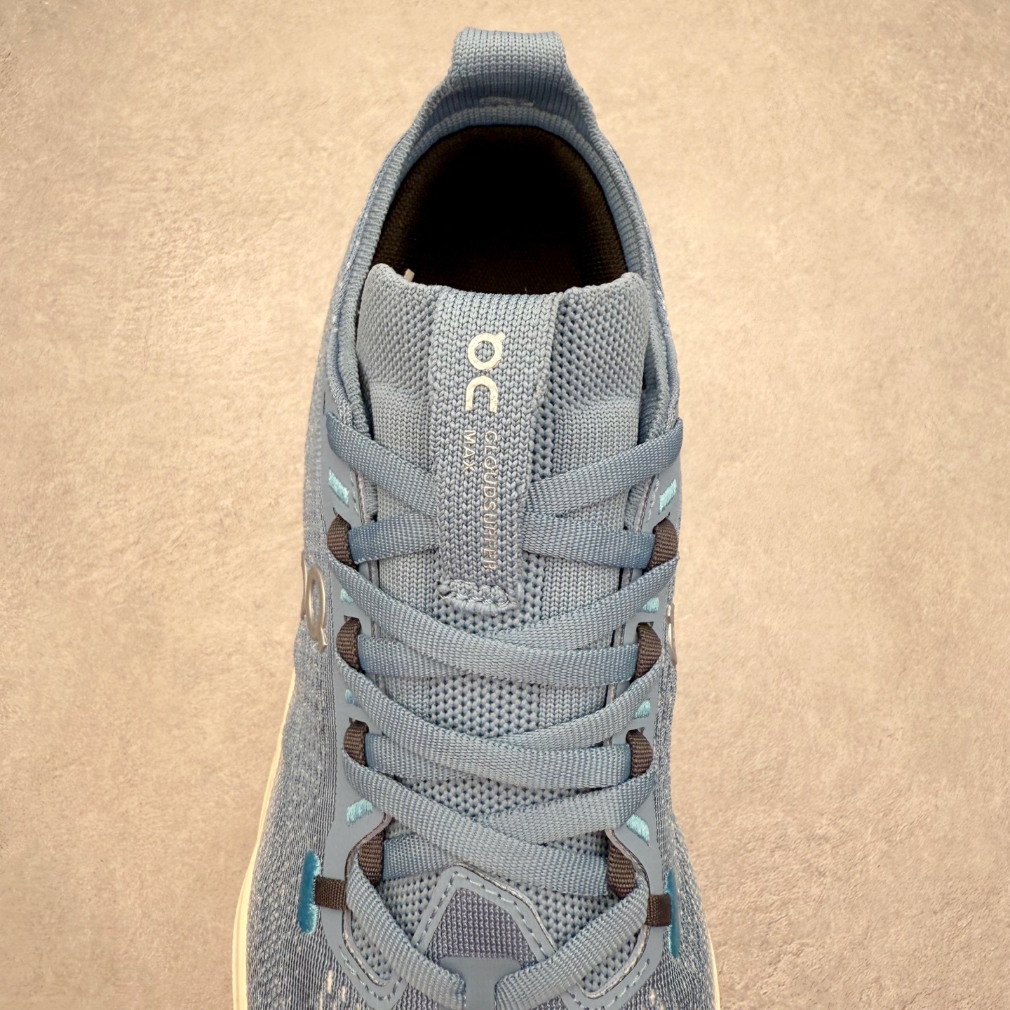 图片[5]-＃DT On昂跑 Cloudsurfer Max 舒适柔软 休闲跑步鞋 此运动品牌 开创于2010年 缓震着陆、强效回弹、轻柔质感的设计构思始终是ON研制关键 与此同时基于“为全球提供革新性的跑步感受”信念 陆续推出了多款跑鞋及其以专业运动人体跑步工程学为设计关键的功能性跑步服饰设备 让跑者不费力气地畅快畅跑 尺码：36 36.5 37.5 38 38.5 39 40 40.5 41 42 42.5 43 44 44.5 45-选品中心