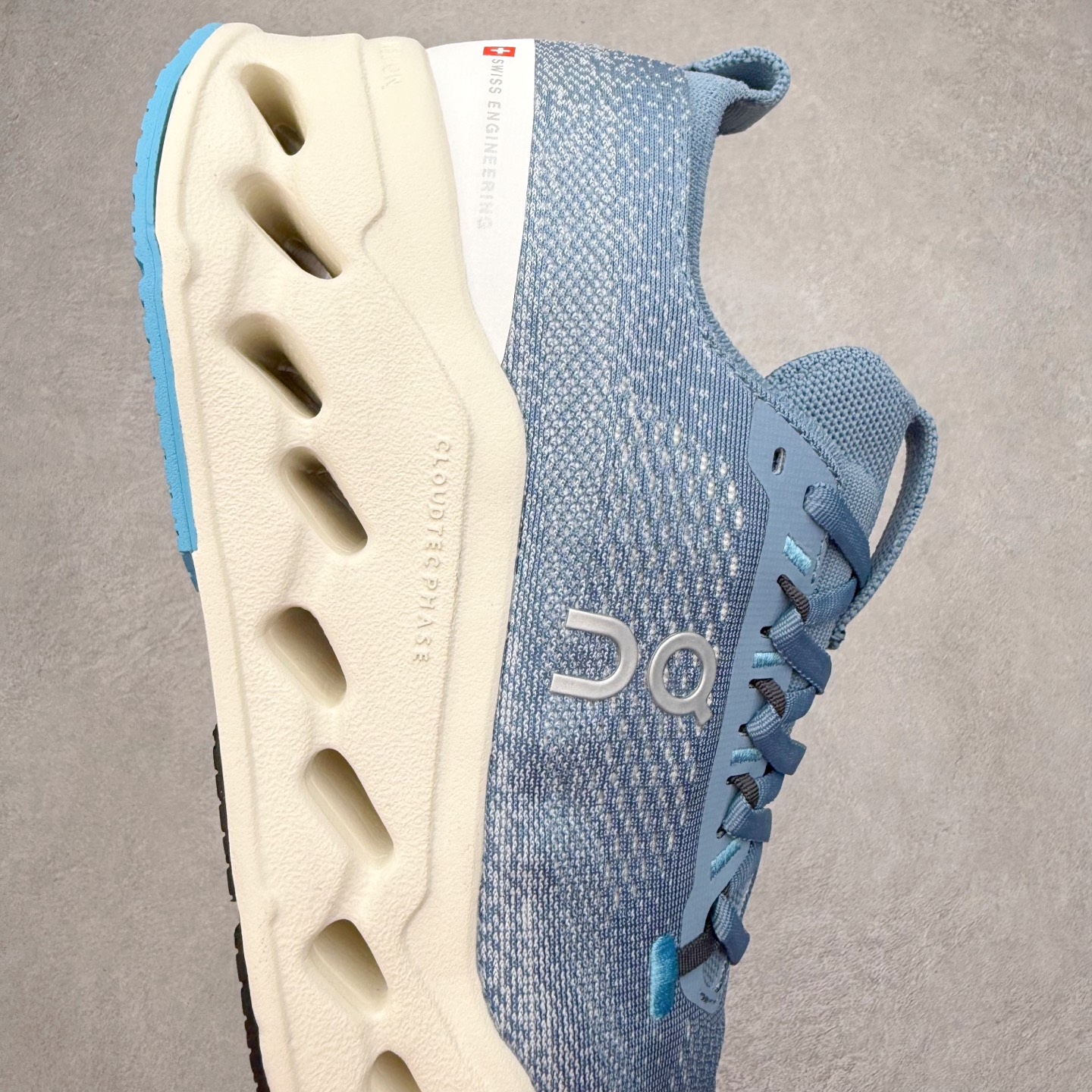 图片[6]-＃DT On昂跑 Cloudsurfer Max 舒适柔软 休闲跑步鞋 此运动品牌 开创于2010年 缓震着陆、强效回弹、轻柔质感的设计构思始终是ON研制关键 与此同时基于“为全球提供革新性的跑步感受”信念 陆续推出了多款跑鞋及其以专业运动人体跑步工程学为设计关键的功能性跑步服饰设备 让跑者不费力气地畅快畅跑 尺码：36 36.5 37.5 38 38.5 39 40 40.5 41 42 42.5 43 44 44.5 45-选品中心