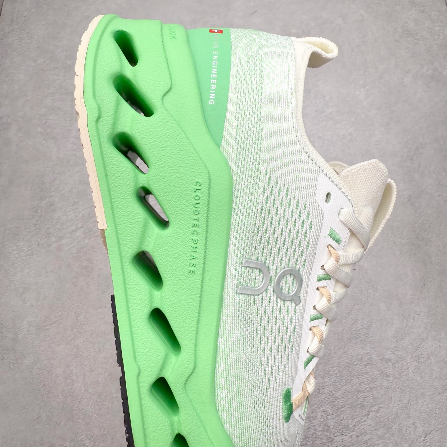 图片[6]-＃DT On昂跑 Cloudsurfer Max 舒适柔软 休闲跑步鞋 此运动品牌 开创于2010年 缓震着陆、强效回弹、轻柔质感的设计构思始终是ON研制关键 与此同时基于“为全球提供革新性的跑步感受”信念 陆续推出了多款跑鞋及其以专业运动人体跑步工程学为设计关键的功能性跑步服饰设备 让跑者不费力气地畅快畅跑 尺码：36 36.5 37.5 38 38.5 39 40 40.5 41 42 42.5 43 44 44.5 45-选品中心