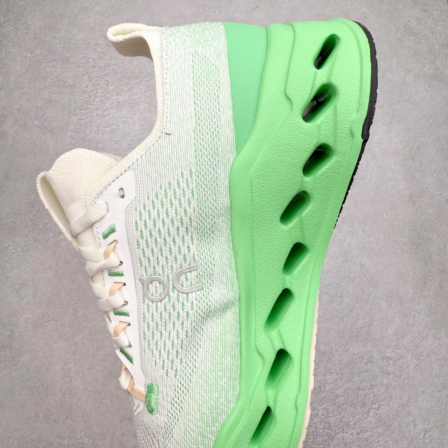 图片[7]-＃DT On昂跑 Cloudsurfer Max 舒适柔软 休闲跑步鞋 此运动品牌 开创于2010年 缓震着陆、强效回弹、轻柔质感的设计构思始终是ON研制关键 与此同时基于“为全球提供革新性的跑步感受”信念 陆续推出了多款跑鞋及其以专业运动人体跑步工程学为设计关键的功能性跑步服饰设备 让跑者不费力气地畅快畅跑 尺码：36 36.5 37.5 38 38.5 39 40 40.5 41 42 42.5 43 44 44.5 45-选品中心