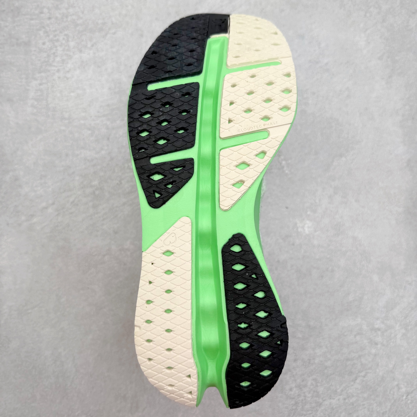 图片[9]-＃DT On昂跑 Cloudsurfer Max 舒适柔软 休闲跑步鞋 此运动品牌 开创于2010年 缓震着陆、强效回弹、轻柔质感的设计构思始终是ON研制关键 与此同时基于“为全球提供革新性的跑步感受”信念 陆续推出了多款跑鞋及其以专业运动人体跑步工程学为设计关键的功能性跑步服饰设备 让跑者不费力气地畅快畅跑 尺码：36 36.5 37.5 38 38.5 39 40 40.5 41 42 42.5 43 44 44.5 45-选品中心