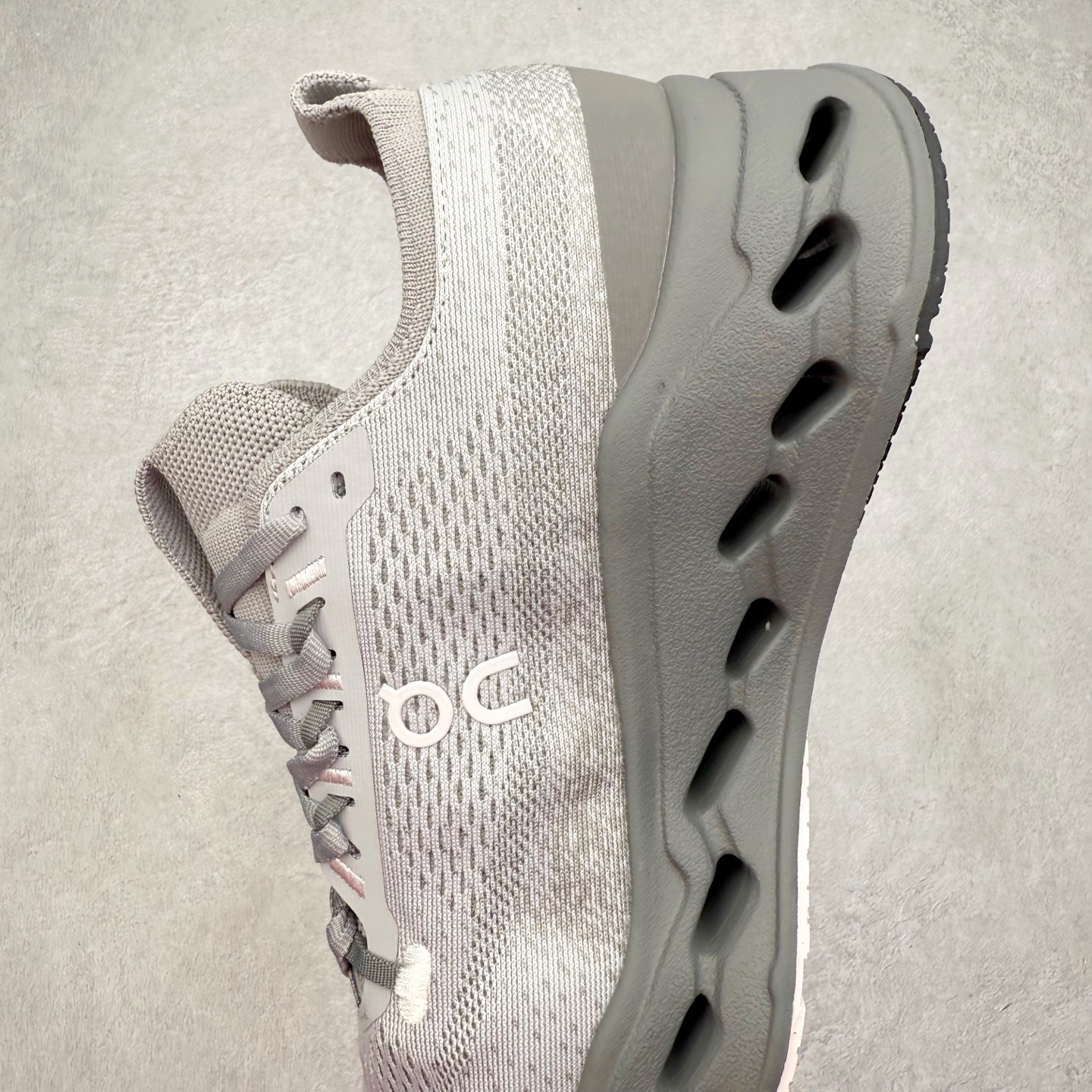 图片[7]-＃DT On昂跑 Cloudsurfer Max 舒适柔软 休闲跑步鞋 此运动品牌 开创于2010年 缓震着陆、强效回弹、轻柔质感的设计构思始终是ON研制关键 与此同时基于“为全球提供革新性的跑步感受”信念 陆续推出了多款跑鞋及其以专业运动人体跑步工程学为设计关键的功能性跑步服饰设备 让跑者不费力气地畅快畅跑 尺码：36 36.5 37.5 38 38.5 39 40 40.5 41 42 42.5 43 44 44.5 45-选品中心