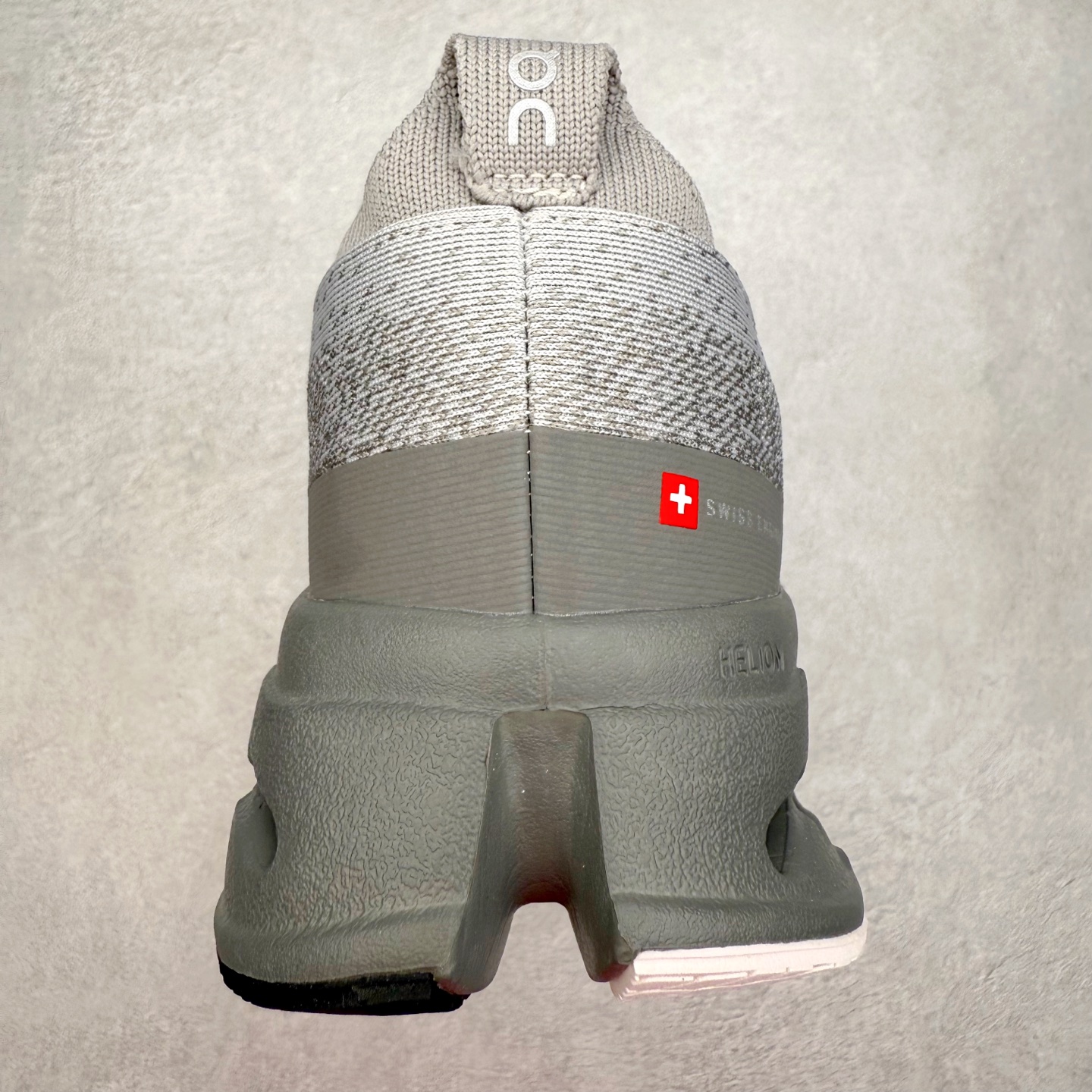 图片[8]-＃DT On昂跑 Cloudsurfer Max 舒适柔软 休闲跑步鞋 此运动品牌 开创于2010年 缓震着陆、强效回弹、轻柔质感的设计构思始终是ON研制关键 与此同时基于“为全球提供革新性的跑步感受”信念 陆续推出了多款跑鞋及其以专业运动人体跑步工程学为设计关键的功能性跑步服饰设备 让跑者不费力气地畅快畅跑 尺码：36 36.5 37.5 38 38.5 39 40 40.5 41 42 42.5 43 44 44.5 45-选品中心