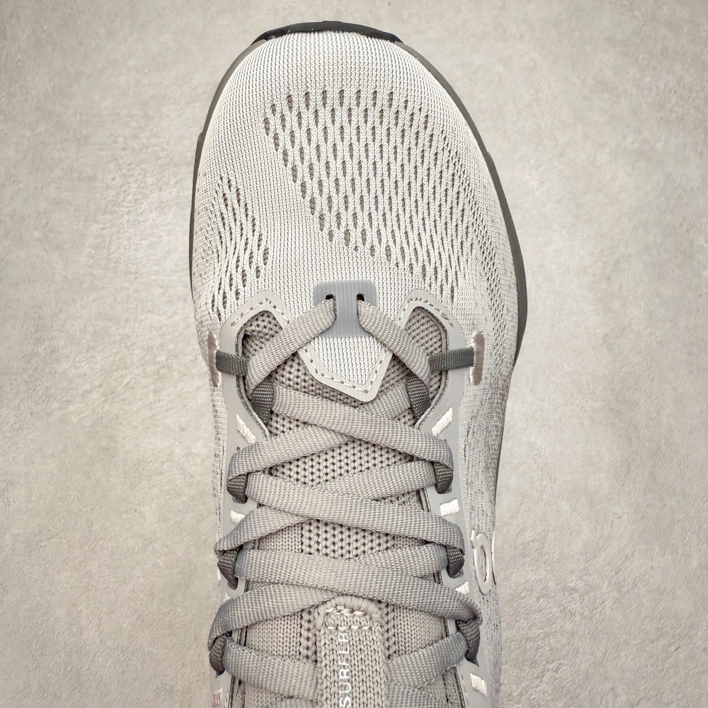 图片[4]-＃DT On昂跑 Cloudsurfer Max 舒适柔软 休闲跑步鞋 此运动品牌 开创于2010年 缓震着陆、强效回弹、轻柔质感的设计构思始终是ON研制关键 与此同时基于“为全球提供革新性的跑步感受”信念 陆续推出了多款跑鞋及其以专业运动人体跑步工程学为设计关键的功能性跑步服饰设备 让跑者不费力气地畅快畅跑 尺码：36 36.5 37.5 38 38.5 39 40 40.5 41 42 42.5 43 44 44.5 45-选品中心