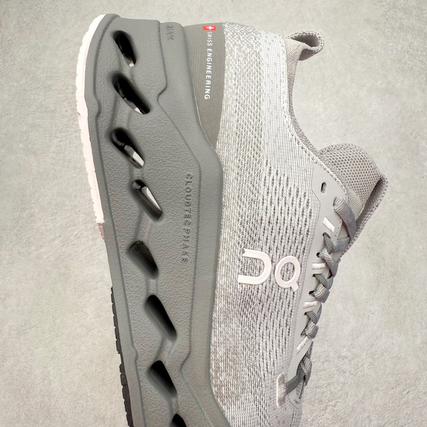 图片[6]-＃DT On昂跑 Cloudsurfer Max 舒适柔软 休闲跑步鞋 此运动品牌 开创于2010年 缓震着陆、强效回弹、轻柔质感的设计构思始终是ON研制关键 与此同时基于“为全球提供革新性的跑步感受”信念 陆续推出了多款跑鞋及其以专业运动人体跑步工程学为设计关键的功能性跑步服饰设备 让跑者不费力气地畅快畅跑 尺码：36 36.5 37.5 38 38.5 39 40 40.5 41 42 42.5 43 44 44.5 45-选品中心