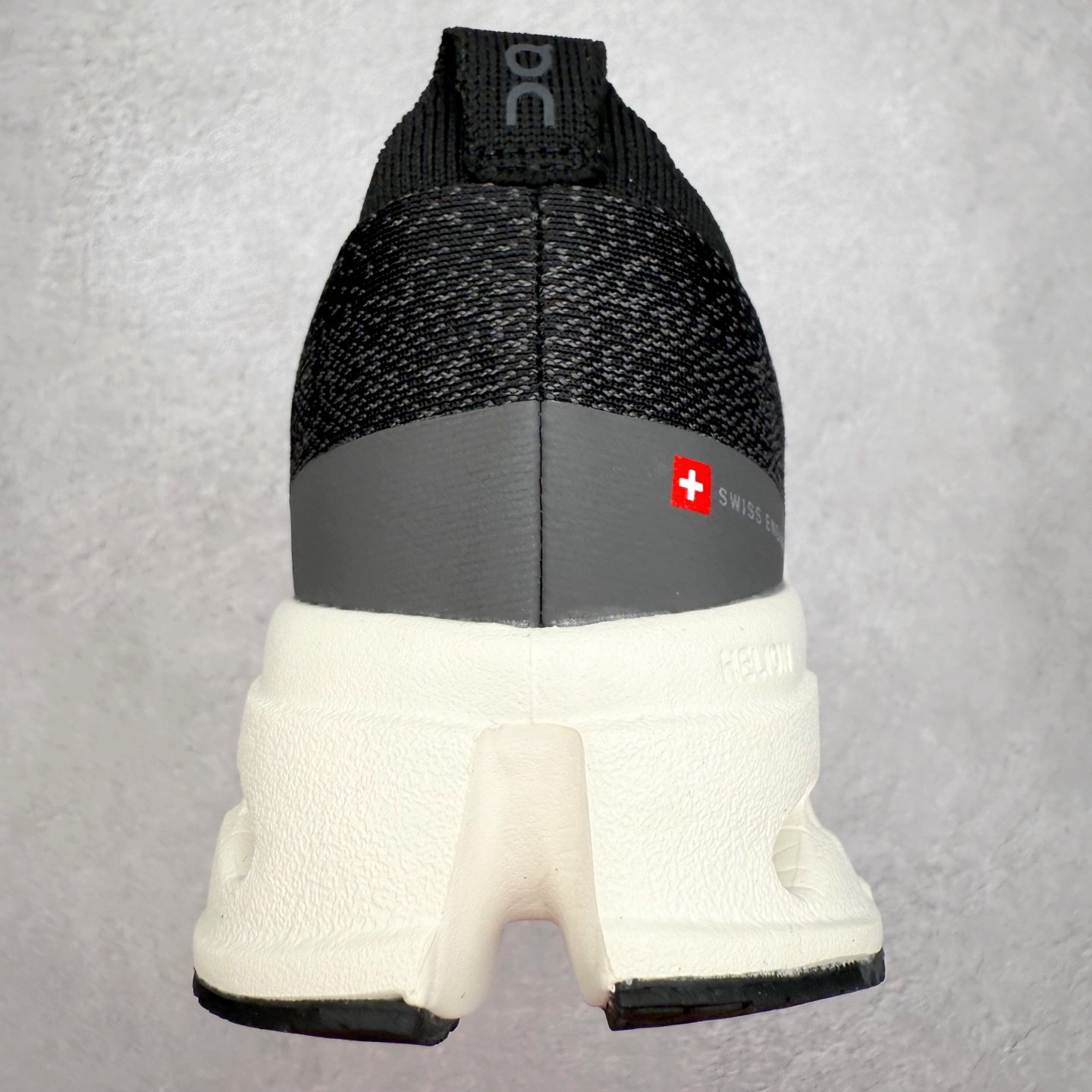 图片[8]-＃DT On昂跑 Cloudsurfer Max 舒适柔软 休闲跑步鞋 此运动品牌 开创于2010年 缓震着陆、强效回弹、轻柔质感的设计构思始终是ON研制关键 与此同时基于“为全球提供革新性的跑步感受”信念 陆续推出了多款跑鞋及其以专业运动人体跑步工程学为设计关键的功能性跑步服饰设备 让跑者不费力气地畅快畅跑 尺码：36 36.5 37.5 38 38.5 39 40 40.5 41 42 42.5 43 44 44.5 45-选品中心