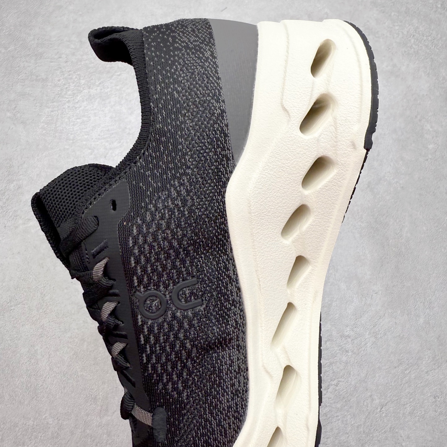 图片[7]-＃DT On昂跑 Cloudsurfer Max 舒适柔软 休闲跑步鞋 此运动品牌 开创于2010年 缓震着陆、强效回弹、轻柔质感的设计构思始终是ON研制关键 与此同时基于“为全球提供革新性的跑步感受”信念 陆续推出了多款跑鞋及其以专业运动人体跑步工程学为设计关键的功能性跑步服饰设备 让跑者不费力气地畅快畅跑 尺码：36 36.5 37.5 38 38.5 39 40 40.5 41 42 42.5 43 44 44.5 45-选品中心