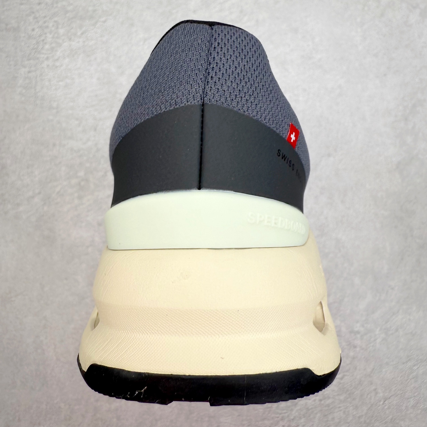 图片[8]-＃DT On昂跑 Cloudpulse 系列网布舒适简约 减震防滑低帮训练鞋 此运动品牌 开创于2010年 缓震着陆、强效回弹、轻柔质感的设计构思始终是ON研制关键 与此同时基于“为全球提供革新性的跑步感受”信念 陆续推出了多款跑鞋及其以专业运动人体跑步工程学为设计关键的功能性跑步服饰设备 让跑者不费力气地畅快畅跑 尺码：36 36.5 37.5 38 38.5 39 40 40.5 41 42 42.5 43 44 44.5 45-选品中心