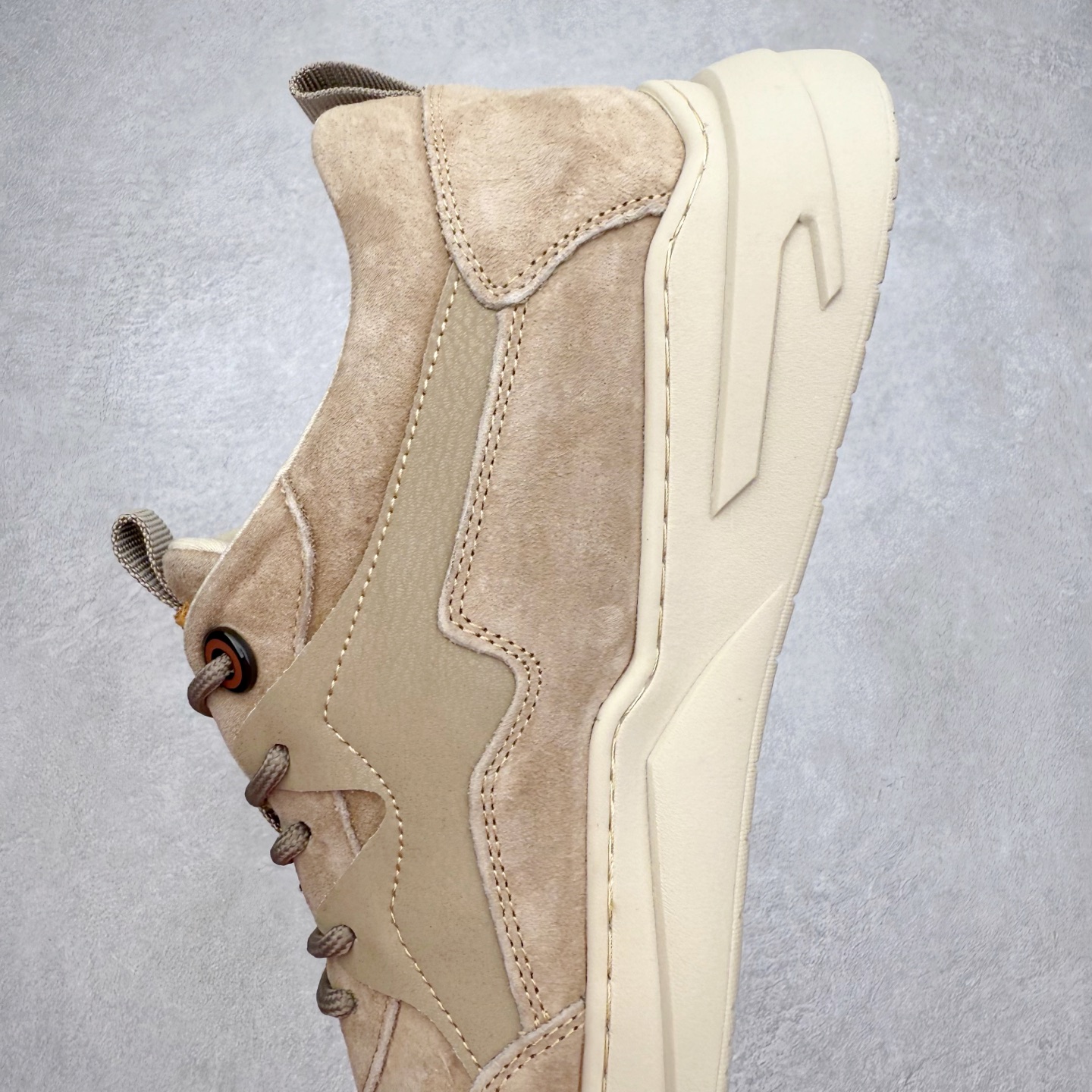 图片[7]-CAT/卡特 硬汉推土机品牌 Tramp Hike Low 户外休闲低帮男鞋 广东中山代工厂原产楦型 台产耐磨麂皮材质# 手工缝线固特异缝制工艺# 轻量柔韧橡胶防滑大底# 正确原盒包装吊牌# 完全还原ZP工艺❗徒步旅行者百搭休闲旅游休闲鞋 全套官网统一包装 今年冬季防寒户外专用 日常随意搭配 型男必备 尺码：39 40 41 42 43 44-选品中心