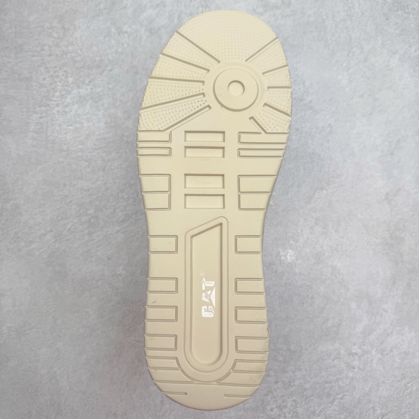 图片[9]-CAT/卡特 硬汉推土机品牌 Tramp Hike Low 户外休闲低帮男鞋 广东中山代工厂原产楦型 台产耐磨麂皮材质# 手工缝线固特异缝制工艺# 轻量柔韧橡胶防滑大底# 正确原盒包装吊牌# 完全还原ZP工艺❗徒步旅行者百搭休闲旅游休闲鞋 全套官网统一包装 今年冬季防寒户外专用 日常随意搭配 型男必备 尺码：39 40 41 42 43 44-选品中心