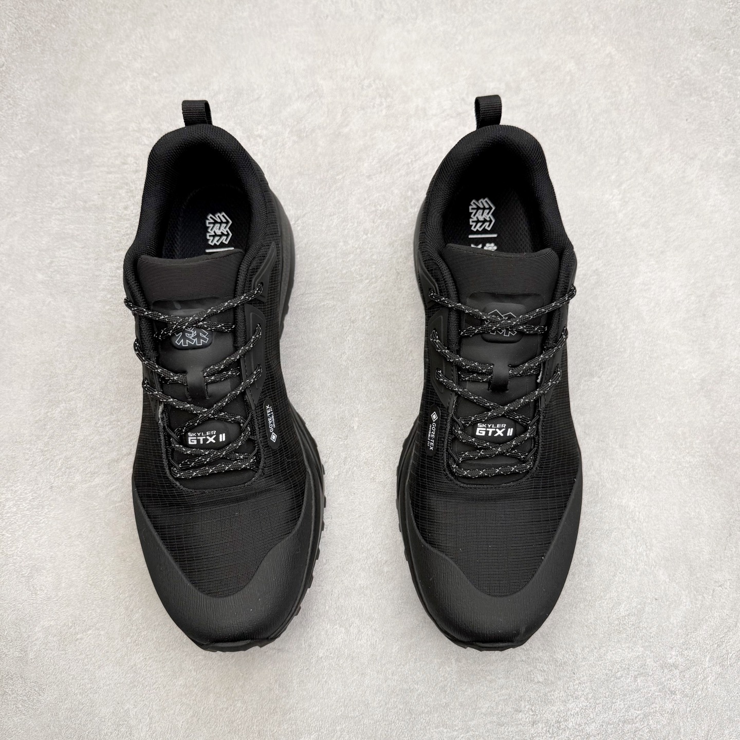 图片[2]-＃HP KOLON SPORT Skyler 2 舒适柔软 防水支撑轻便回弹低帮徒步鞋 男女同款 KOLON SPORT 可隆1973年诞生，并首次推出登山装备。自创立起，KOLON SPORT就把绿色定为基本色调，以常青树为品牌标志，坚持以关爱自然为己任，积极探求自然界的舒适，并以此应用于新产品的开发与研究。40多年来，历经不断革新，成就高端专业户外品牌。实拍调校N版已经零色差零失真 百分百还原实物色彩所见即所得 不存在货不对板色差等低级问题 选购参考实物拍摄 不混卖不参货 只用心做好货严格选品 承诺混一赔十 尺码：39 40 40.5 41 42 42.5 43 44 44.5 45-选品中心