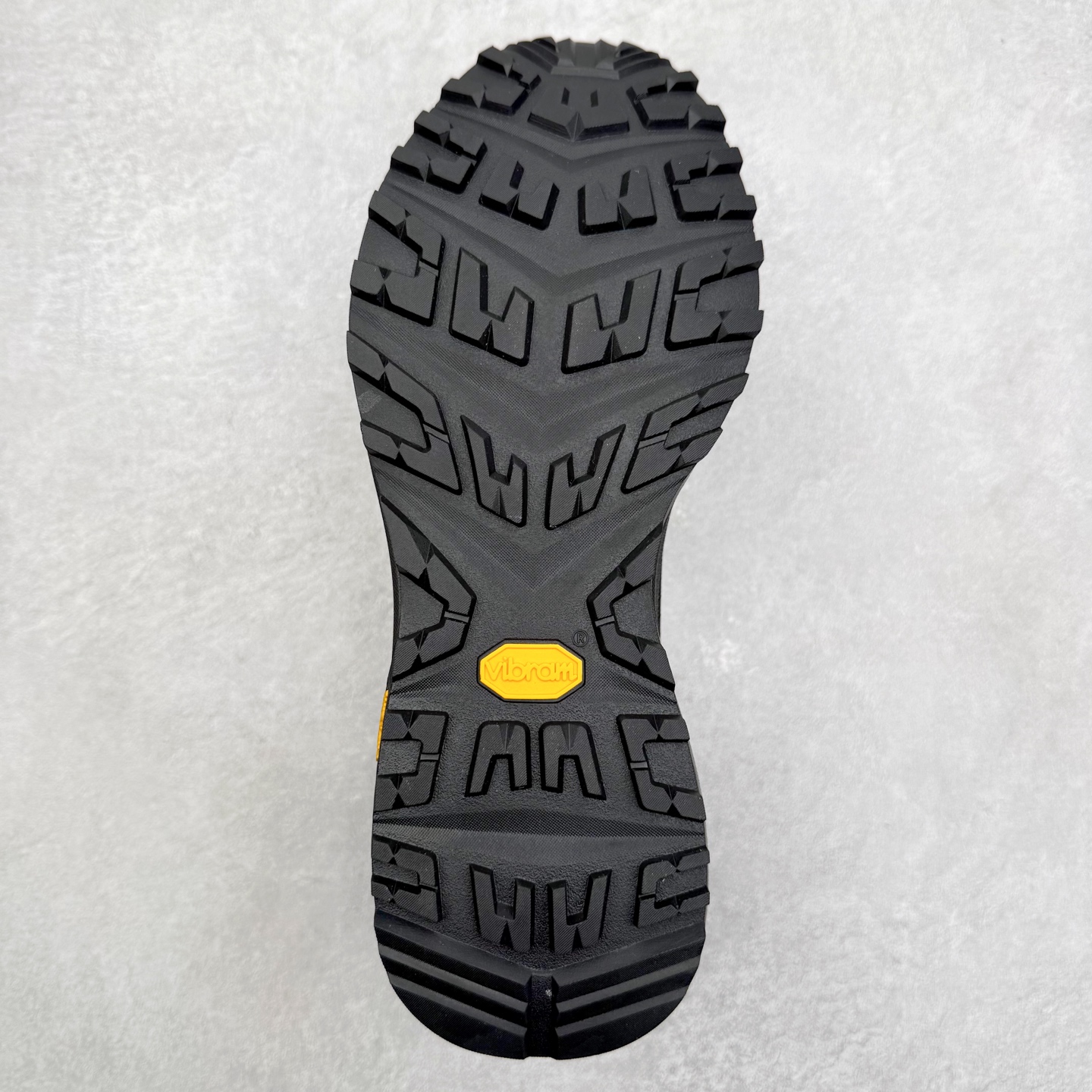 图片[9]-＃HP KOLON SPORT Skyler 2 舒适柔软 防水支撑轻便回弹低帮徒步鞋 男女同款 KOLON SPORT 可隆1973年诞生，并首次推出登山装备。自创立起，KOLON SPORT就把绿色定为基本色调，以常青树为品牌标志，坚持以关爱自然为己任，积极探求自然界的舒适，并以此应用于新产品的开发与研究。40多年来，历经不断革新，成就高端专业户外品牌。实拍调校N版已经零色差零失真 百分百还原实物色彩所见即所得 不存在货不对板色差等低级问题 选购参考实物拍摄 不混卖不参货 只用心做好货严格选品 承诺混一赔十 尺码：39 40 40.5 41 42 42.5 43 44 44.5 45-选品中心