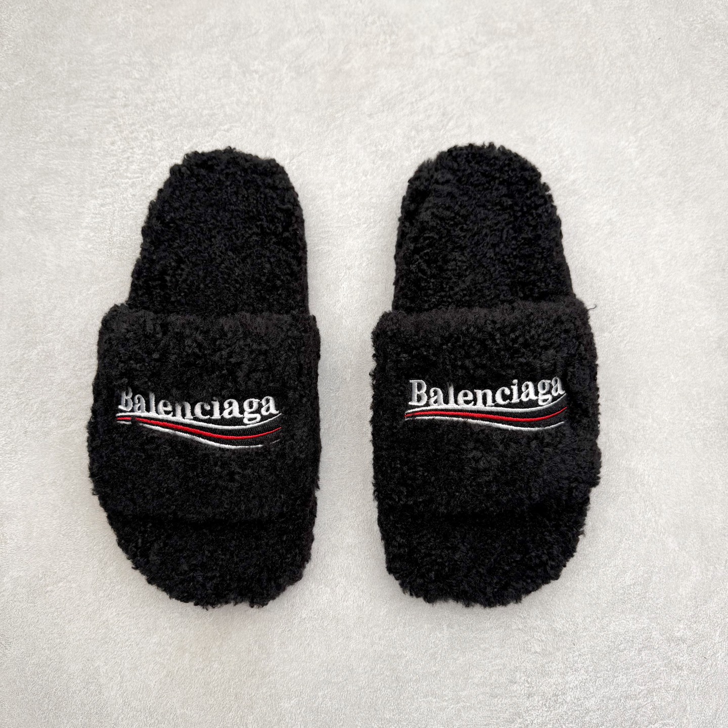 图片[2]-Balenciaga 巴黎世家 2023顶级专柜 秋冬限定 巴黎世家羊毛毛拖拖鞋 巴黎时装周新款 小红书推荐 ➤ 原版开模 代购版本 ➤ 进口小羊毛 ➤ 原版字母拼色 ➤ 原版私膜发泡大底 ➤ 全套专柜包装 尺码：35 36 37 38 39 40 41 42 43 44 45-选品中心