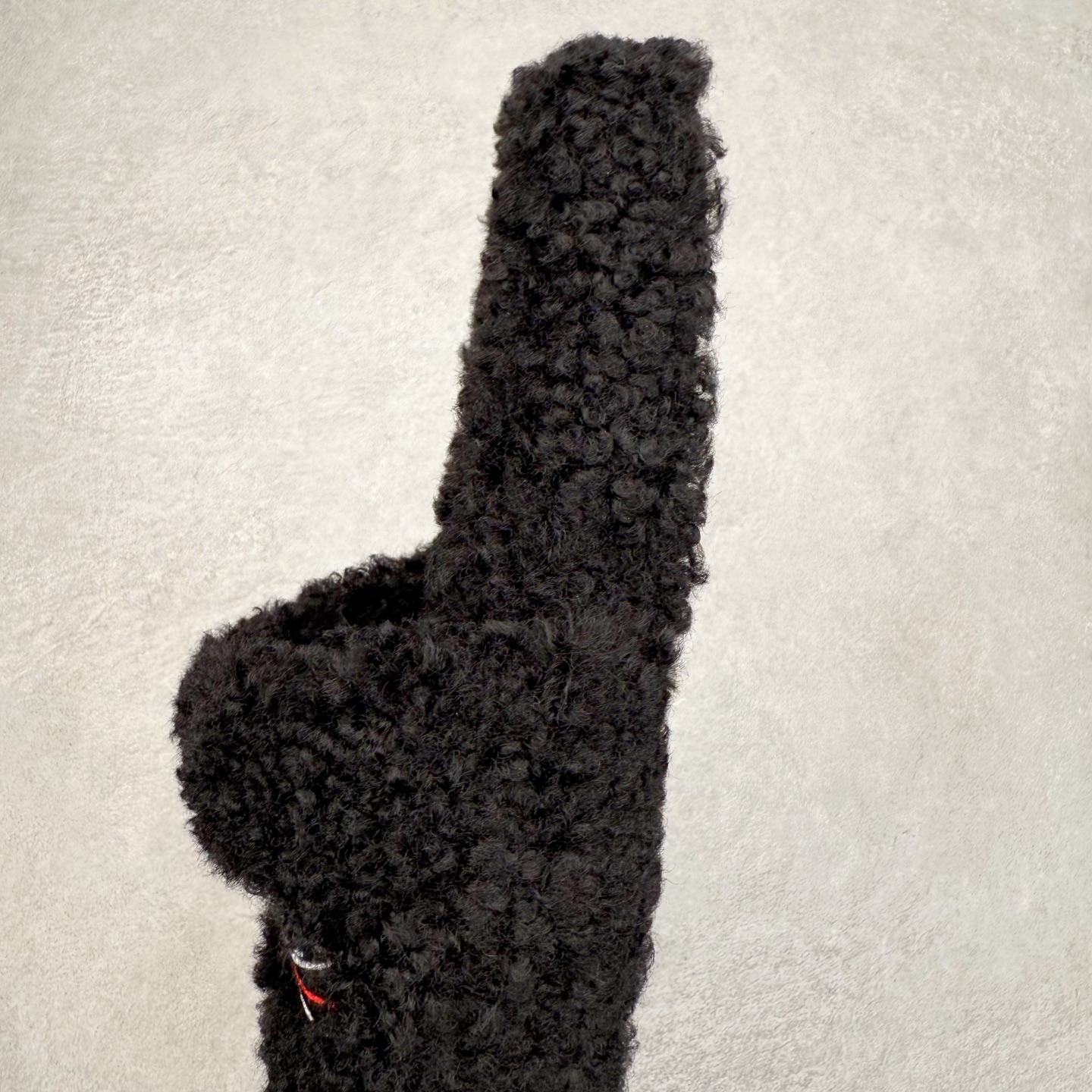 图片[7]-Balenciaga 巴黎世家 2023顶级专柜 秋冬限定 巴黎世家羊毛毛拖拖鞋 巴黎时装周新款 小红书推荐 ➤ 原版开模 代购版本 ➤ 进口小羊毛 ➤ 原版字母拼色 ➤ 原版私膜发泡大底 ➤ 全套专柜包装 尺码：35 36 37 38 39 40 41 42 43 44 45-选品中心