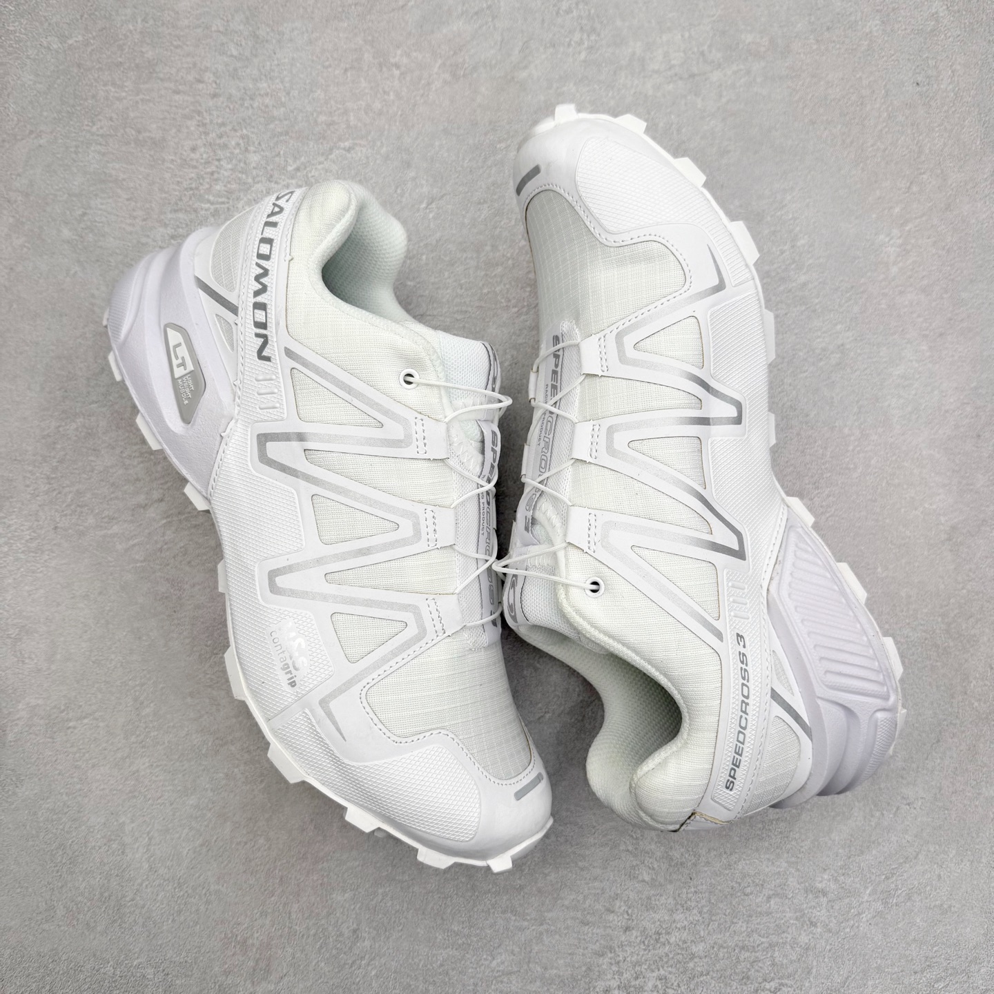 图片[3]-SALOMON 萨洛蒙 Speedcross 3 舒适轻盈减震包裹性支撑耐磨轻便低帮生活休闲鞋 男女同款 SALOMON诞生于1947年的法国阿尔卑斯山区，全球知名的户外运动品牌。一直致力于推动滑雪、越野跑等山地运动的发展及产品的进步。其产品设计致力于追求创新和发掘产品的性能极限，帮助喜欢自由的人在山地间不断挑战自我。实拍调校N版已经零色差零失真 百分百还原实物色彩所见即所得 不存在货不对板色差等低级问题 选购参考实物拍摄 不混卖不参货 只用心做好货严格选品 承诺混一赔十 尺码：36 36.5 37.5 38 38.5 39 40 40.5 41 42 42.5 43 44 44.5 45-选品中心