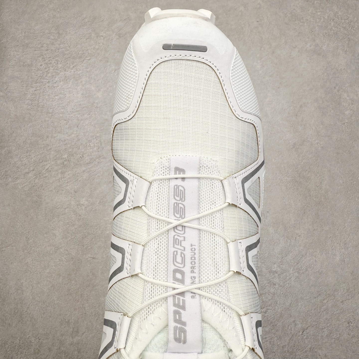 图片[4]-SALOMON 萨洛蒙 Speedcross 3 舒适轻盈减震包裹性支撑耐磨轻便低帮生活休闲鞋 男女同款 SALOMON诞生于1947年的法国阿尔卑斯山区，全球知名的户外运动品牌。一直致力于推动滑雪、越野跑等山地运动的发展及产品的进步。其产品设计致力于追求创新和发掘产品的性能极限，帮助喜欢自由的人在山地间不断挑战自我。实拍调校N版已经零色差零失真 百分百还原实物色彩所见即所得 不存在货不对板色差等低级问题 选购参考实物拍摄 不混卖不参货 只用心做好货严格选品 承诺混一赔十 尺码：36 36.5 37.5 38 38.5 39 40 40.5 41 42 42.5 43 44 44.5 45-选品中心