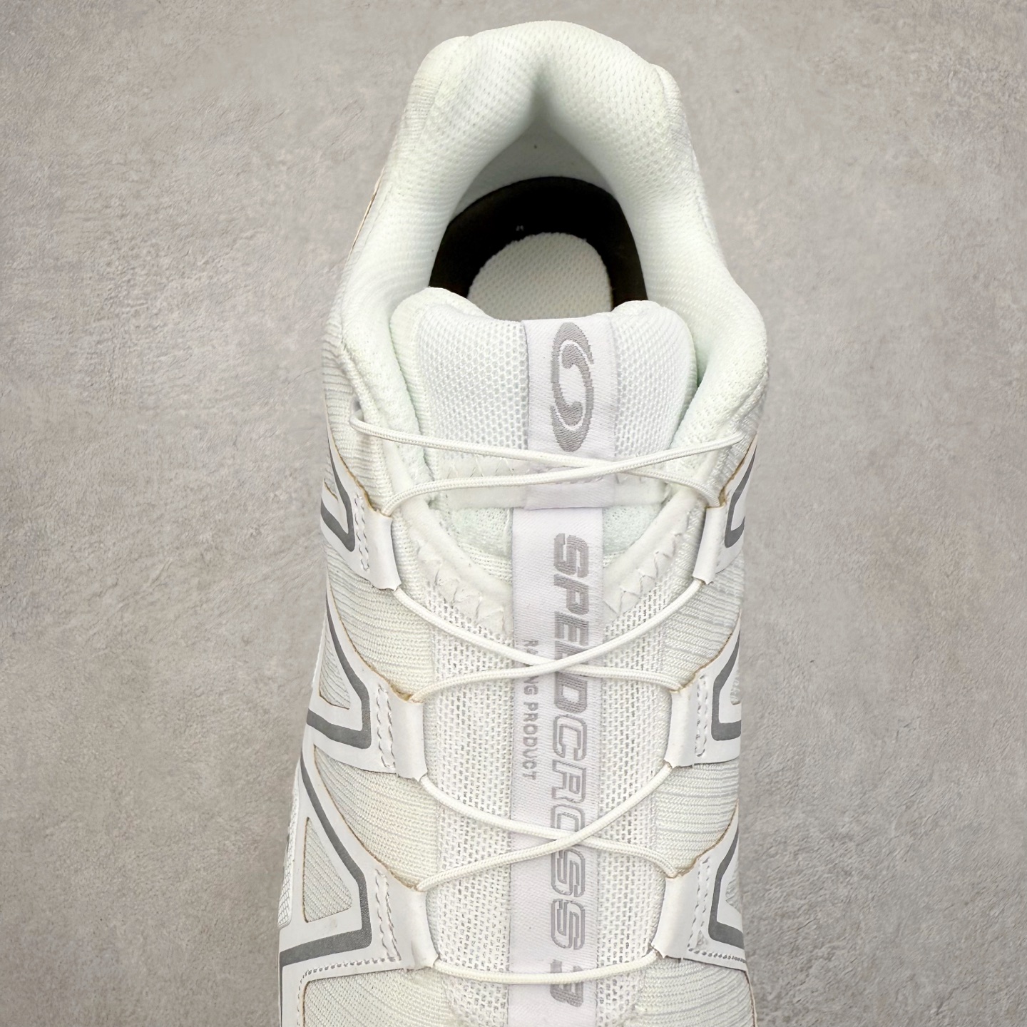 图片[5]-SALOMON 萨洛蒙 Speedcross 3 舒适轻盈减震包裹性支撑耐磨轻便低帮生活休闲鞋 男女同款 SALOMON诞生于1947年的法国阿尔卑斯山区，全球知名的户外运动品牌。一直致力于推动滑雪、越野跑等山地运动的发展及产品的进步。其产品设计致力于追求创新和发掘产品的性能极限，帮助喜欢自由的人在山地间不断挑战自我。实拍调校N版已经零色差零失真 百分百还原实物色彩所见即所得 不存在货不对板色差等低级问题 选购参考实物拍摄 不混卖不参货 只用心做好货严格选品 承诺混一赔十 尺码：36 36.5 37.5 38 38.5 39 40 40.5 41 42 42.5 43 44 44.5 45-选品中心