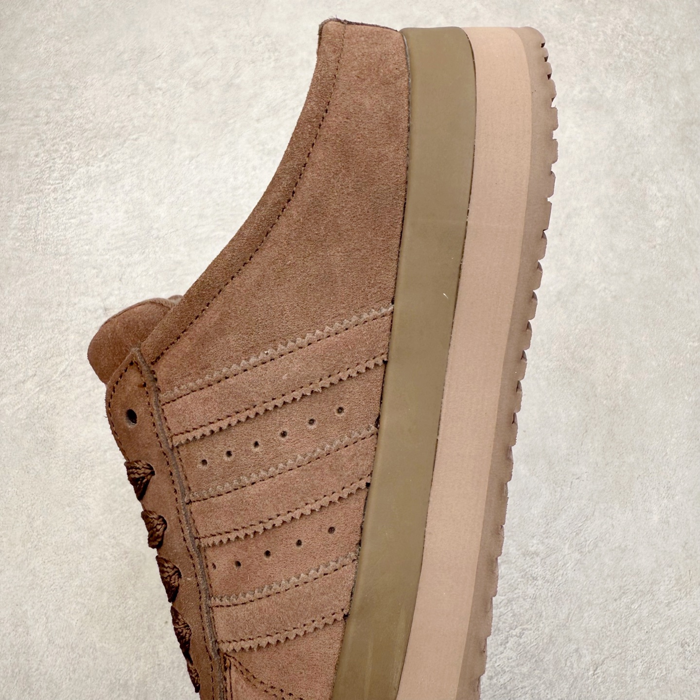 图片[7]-AD Originals CAMPUS 00S 面包鞋经典复古舒适包头拖鞋 实拍调校N版已经零色差零失真 百分百还原实物色彩所见即所得 不存在货不对板色差等低级问题 选购参考实物拍摄 不混卖不参货 只用心做好货严格选品 承诺混一赔十 尺码：36 36.5 37.5 38 38.5 39 40 40.5 41 42 42.5 43 44 44.5 45-选品中心