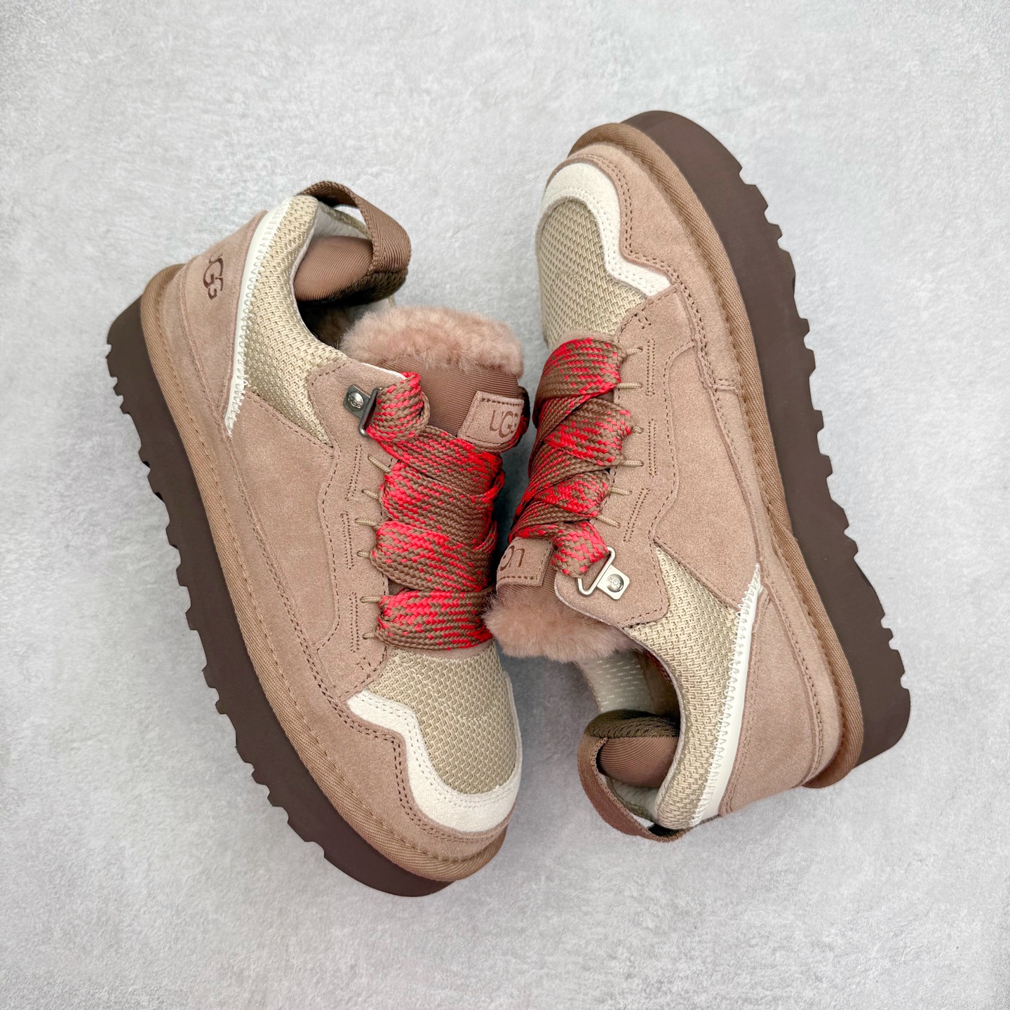 图片[3]-＃GX UGG 4032 梅尔秋冬羊皮毛一体雪地靴 全鞋采用ZP同厂 隆丰A级澳洲进口羊皮毛一体 品牌代工厂生产线 完全遵循ZP工艺流程 代工厂原厂版师 秉承无原鞋不开发选择 注重每一处细节 市面最正版型 TREADLITE\\\”轻翼\\\”科技外底 轻便/耐用/柔韧/桩型【售后郑重承诺】一个月内若出现重大脱胶/断底等质量问题 直接为您换新！尺码：35 36 37 38 39 40 41 42 43-选品中心