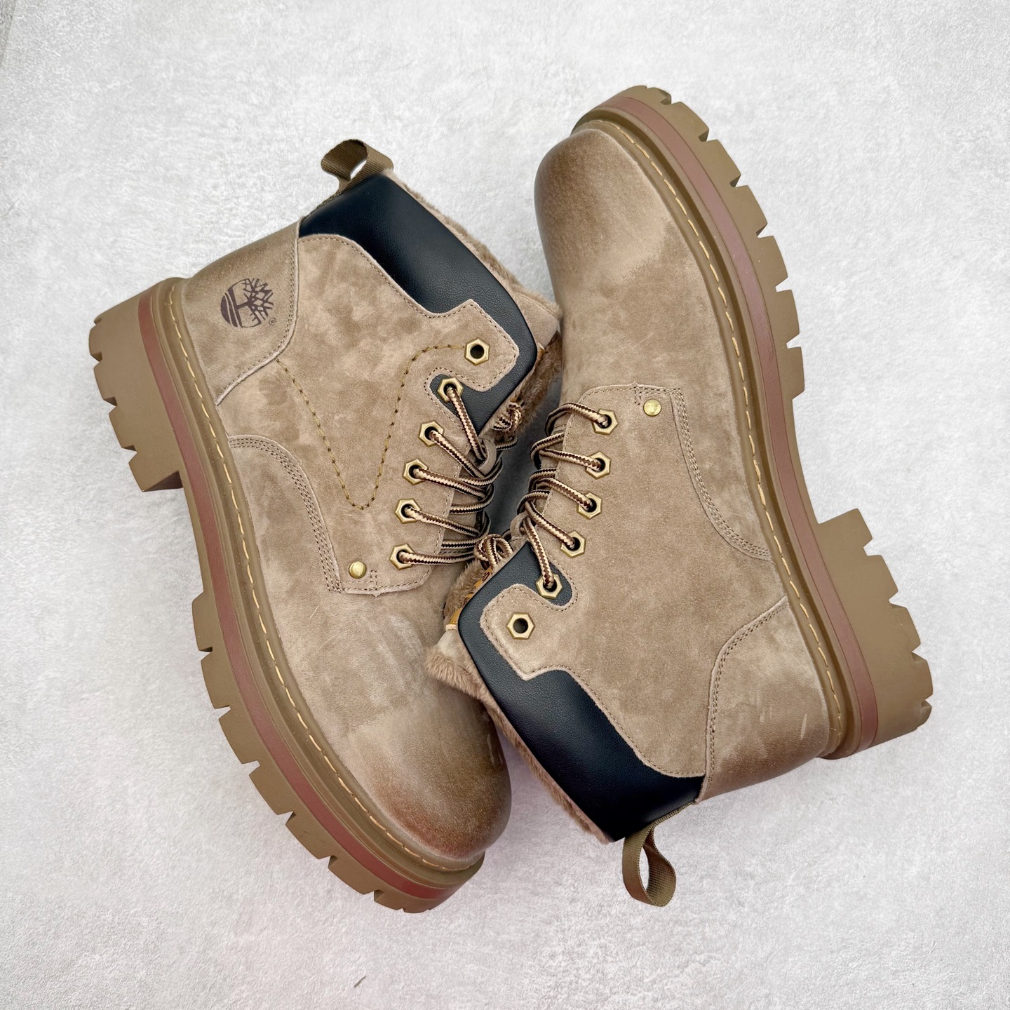 图片[3]-Timberland添柏岚/天伯伦秋冬新品（毛绒内里🔥保暖锁热）秋冬必备户外休闲大黄靴系列 广东大厂品质 原盒原包装 时尚潮流搭配 面料采用意大利🇮🇹顶级磨砂细纹牛皮 搭配防臭防腐真皮乳胶鞋垫 大底到五金都是代工厂原材料制作 同原版固特异永不开胶工艺 好货不杀猪 首单质量严格把控 全网独家首发 品质毋庸置疑 全套官网统一包装 给您完美的穿着体验 质量考究耐穿 型男必备 专治不帅 高品质脚感一流 今年冬季防寒户外专用 日常随意搭配 尺码：38 39 40 41 42 43 44（皮鞋码）-选品中心