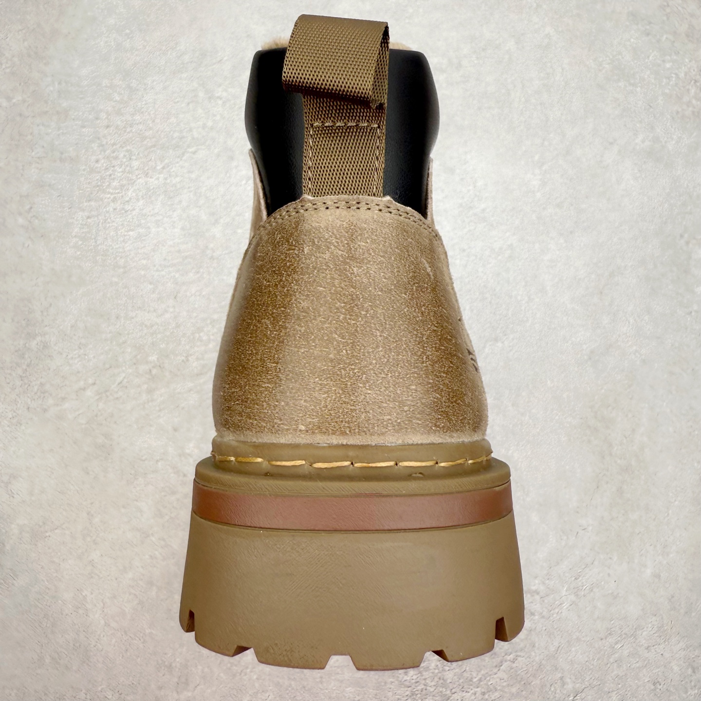 图片[8]-Timberland添柏岚/天伯伦秋冬新品（毛绒内里🔥保暖锁热）秋冬必备户外休闲大黄靴系列 广东大厂品质 原盒原包装 时尚潮流搭配 面料采用意大利🇮🇹顶级磨砂细纹牛皮 搭配防臭防腐真皮乳胶鞋垫 大底到五金都是代工厂原材料制作 同原版固特异永不开胶工艺 好货不杀猪 首单质量严格把控 全网独家首发 品质毋庸置疑 全套官网统一包装 给您完美的穿着体验 质量考究耐穿 型男必备 专治不帅 高品质脚感一流 今年冬季防寒户外专用 日常随意搭配 尺码：38 39 40 41 42 43 44（皮鞋码）-选品中心