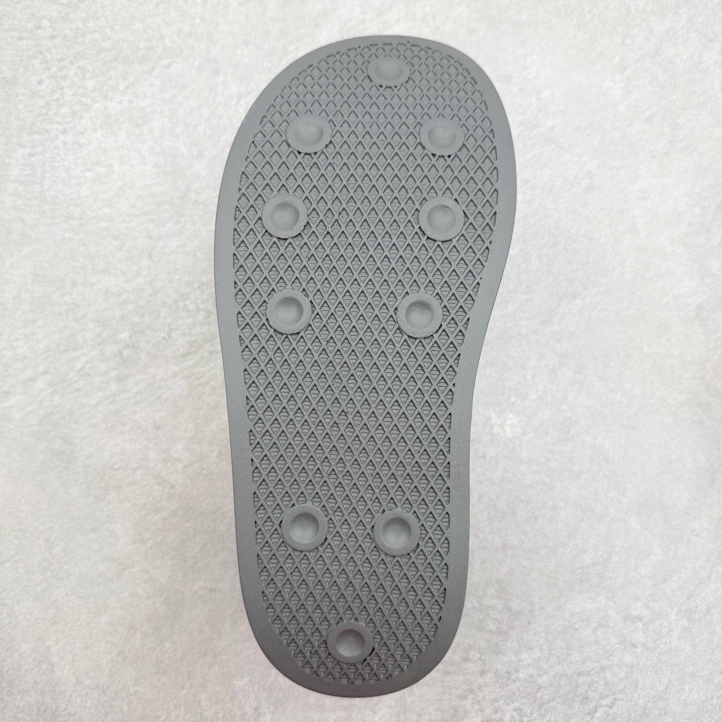 图片[9]-AD Originals Puffylette 一脚蹬袜套防水保暖面包鞋运动鞋 鞋面采用带有柔软内衬的编织材质制成 搭配鞋头显眼的 Three Stripes 图样 鞋跟与鞋垫亦有 Trefoil Logo 往下延伸则是搭载带有品牌标志的中底和橡胶外底 Originals Puffylette 首发配色为黑白主题配色 全新套穿式鞋款 Puffylette 释出 有柔软内衬的编织材质制成 搭配鞋头显眼的 Three Stripes 图样 尺码：28 29 30 31 32 33 34 35 36 37 38 39 40 41 42 43 44 45-选品中心