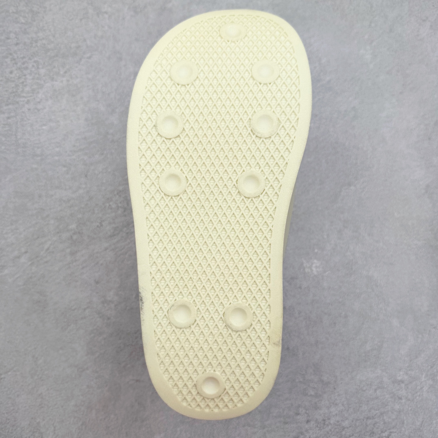 图片[9]-AD Originals Puffylette 一脚蹬袜套防水保暖面包鞋运动鞋 鞋面采用带有柔软内衬的编织材质制成 搭配鞋头显眼的 Three Stripes 图样 鞋跟与鞋垫亦有 Trefoil Logo 往下延伸则是搭载带有品牌标志的中底和橡胶外底 Originals Puffylette 首发配色为黑白主题配色 全新套穿式鞋款 Puffylette 释出 有柔软内衬的编织材质制成 搭配鞋头显眼的 Three Stripes 图样 尺码：28 29 30 31 32 33 34 35 36 37 38 39 40 41 42 43 44 45-选品中心