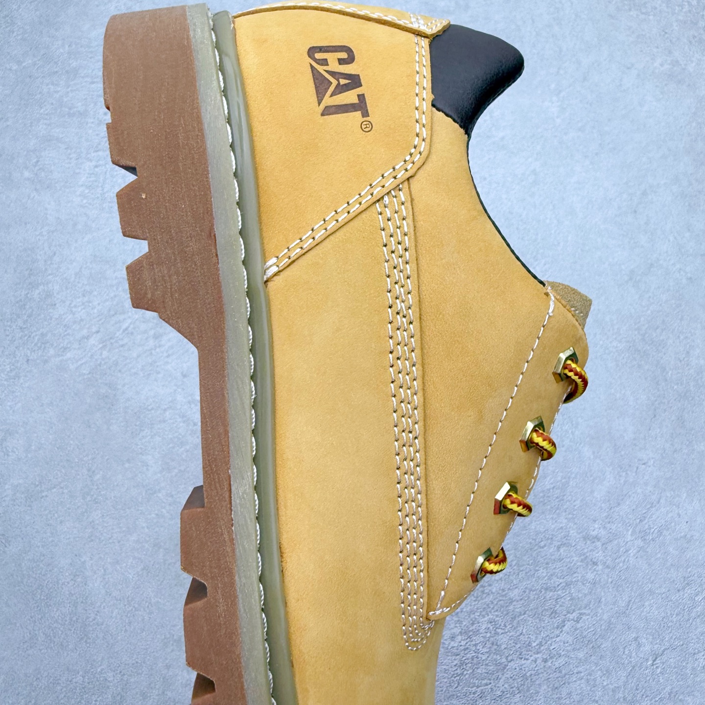 图片[6]-CAT/卡特 硬汉推土机品牌 经典百搭户外低帮休闲马丁靴 广东大厂品质 官网常年主打款 时尚潮流搭配 面料釆用意大利进口磨砂牛皮 全鞋真牛皮材料 大底到五金都是代工厂原材料制作 好货不杀猪 首单质量严格把控 全套官网统一包装 今年冬季防寒户外专用 日常随意搭配 型男必备 货号：P701268 尺码：39 40 41 42 43 44（皮鞋码）-选品中心