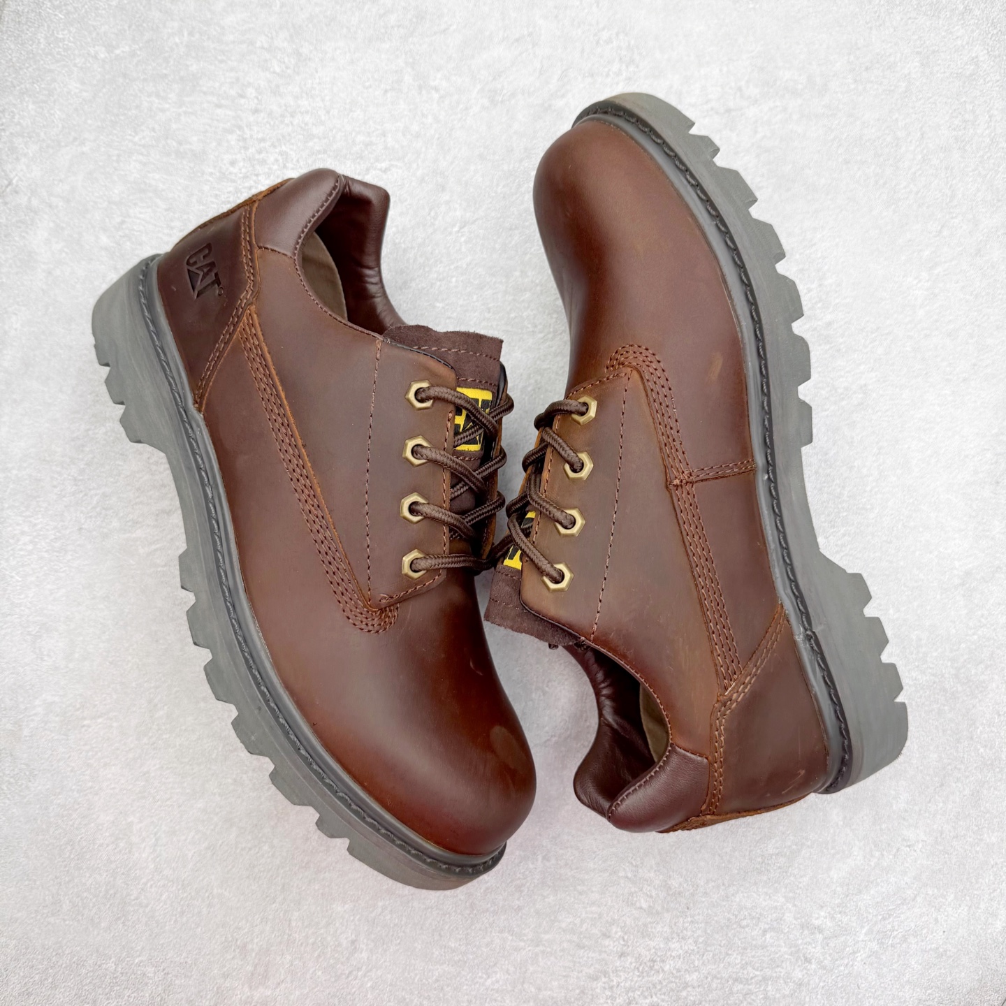 图片[3]-CAT/卡特 硬汉推土机品牌 经典百搭户外低帮休闲马丁靴 广东大厂品质 官网常年主打款 时尚潮流搭配 面料釆用意大利进口磨砂牛皮 全鞋真牛皮材料 大底到五金都是代工厂原材料制作 好货不杀猪 首单质量严格把控 全套官网统一包装 今年冬季防寒户外专用 日常随意搭配 型男必备 货号：P701268 尺码：39 40 41 42 43 44（皮鞋码）-选品中心