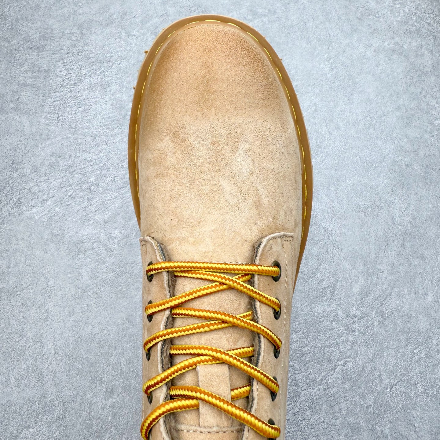 图片[4]-CAT卡特 户外工装轻底休闲马丁靴大黄靴系列 广东大厂品质 全新工艺升级 全鞋真牛皮材料 大底到五金都是代工厂原材料制作 同原版固特异永不开胶工艺 好货不杀猪 首单质量严格把控 全网独家首发 品质毋庸置疑 全套官网统一包装 今年冬季防寒户外专用 日常随意搭配 尺码：39 40 41 42 43 44（皮鞋码）-选品中心