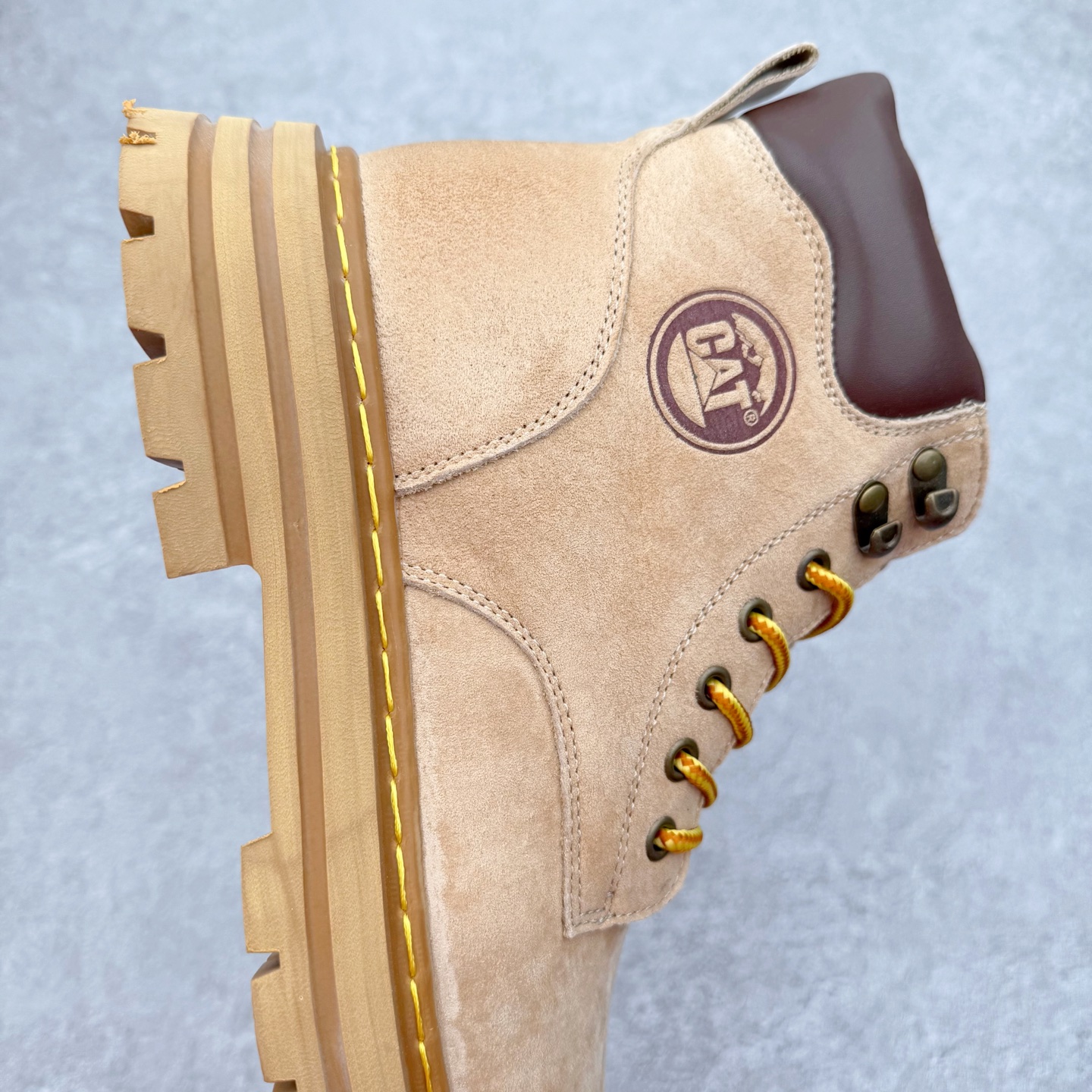 图片[6]-CAT卡特 户外工装轻底休闲马丁靴大黄靴系列 广东大厂品质 全新工艺升级 全鞋真牛皮材料 大底到五金都是代工厂原材料制作 同原版固特异永不开胶工艺 好货不杀猪 首单质量严格把控 全网独家首发 品质毋庸置疑 全套官网统一包装 今年冬季防寒户外专用 日常随意搭配 尺码：39 40 41 42 43 44（皮鞋码）-选品中心